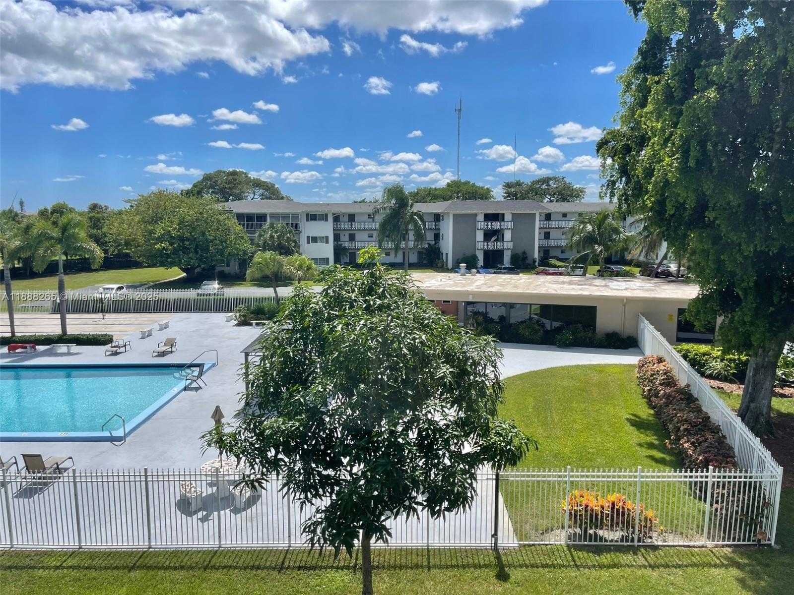 Small Image of 1101 HILLCREST CT #307, Hollywood Number 10