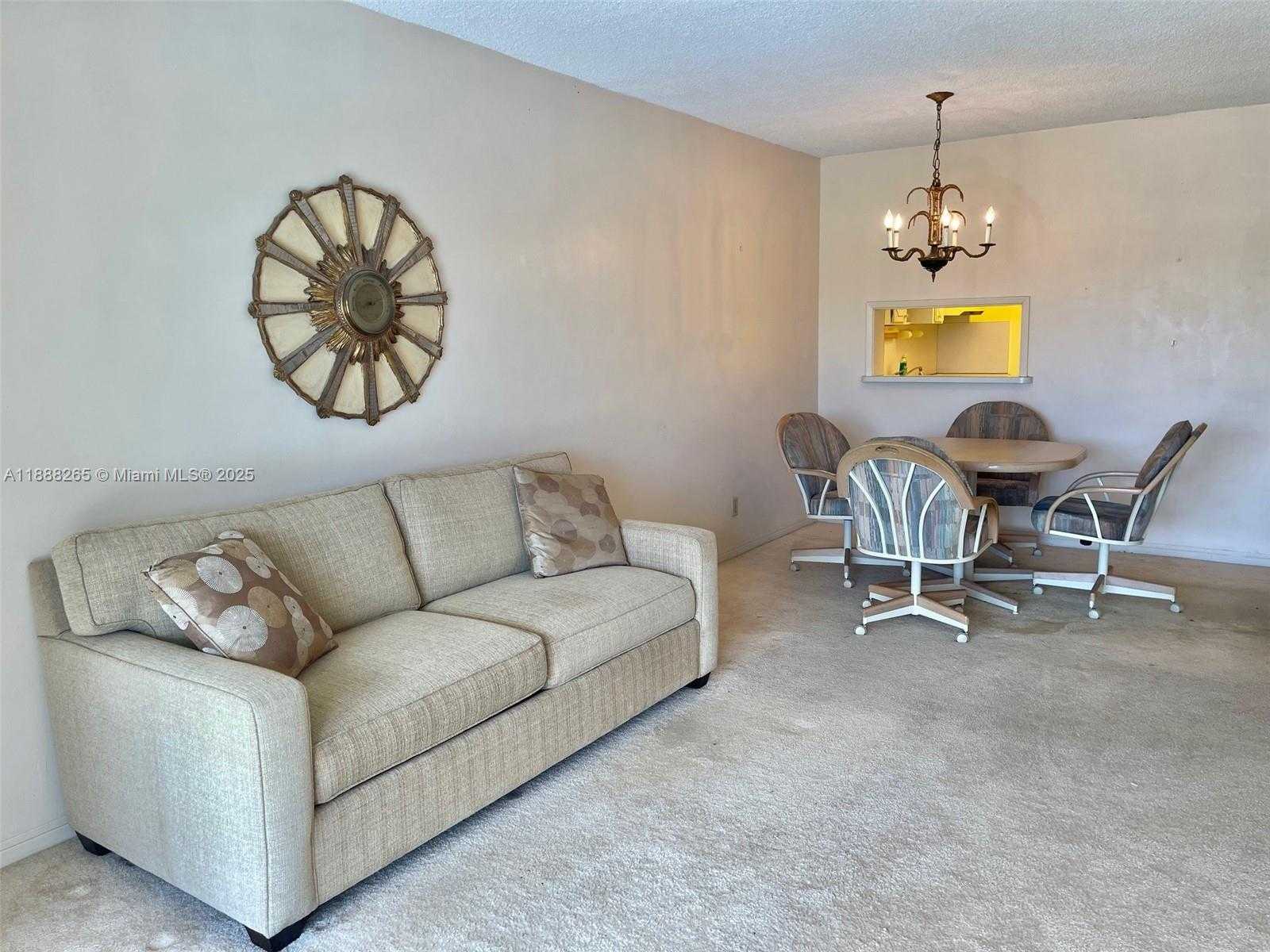 Small Image of 1101 HILLCREST CT #307, Hollywood Number 2