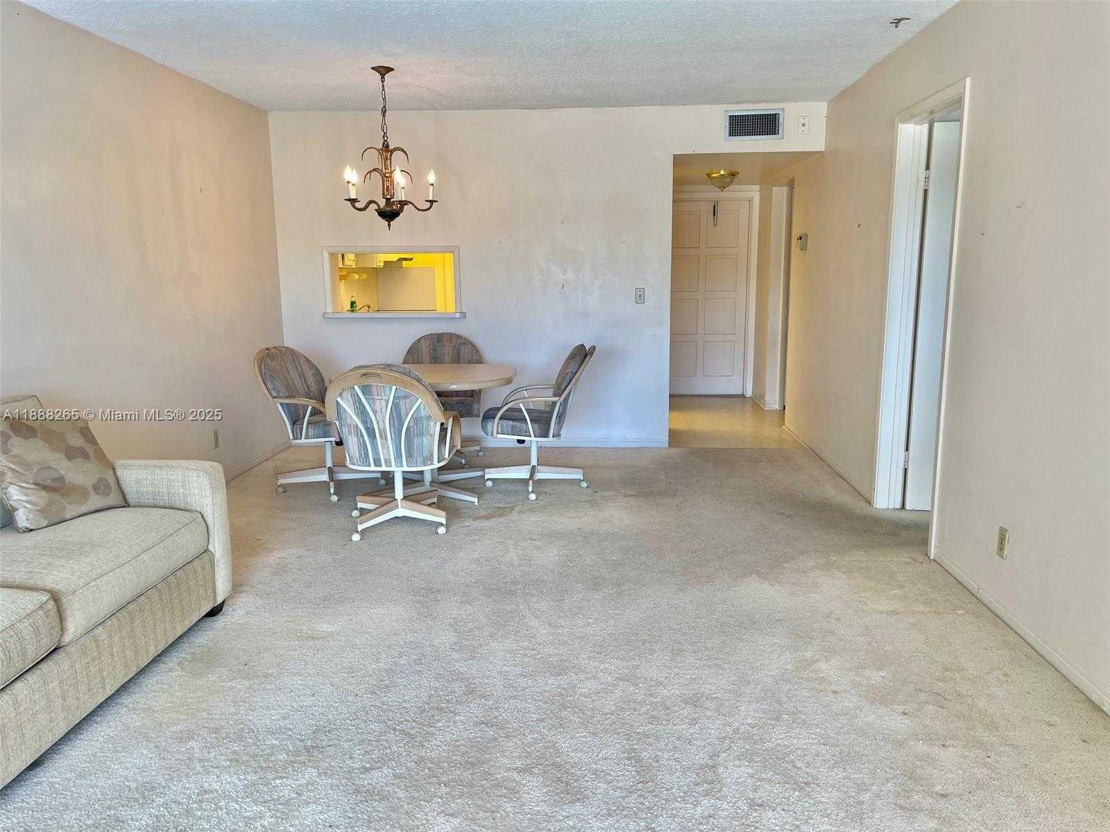 Small Image of 1101 HILLCREST CT #307, Hollywood Number 3