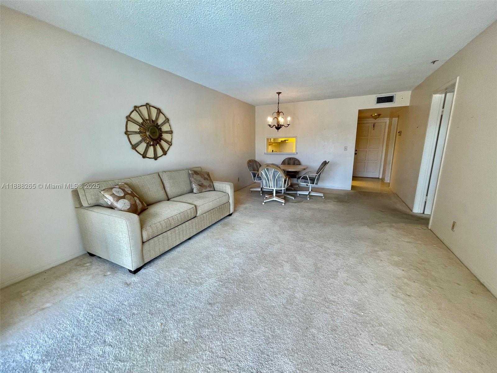 Small Image of 1101 HILLCREST CT #307, Hollywood Number 5