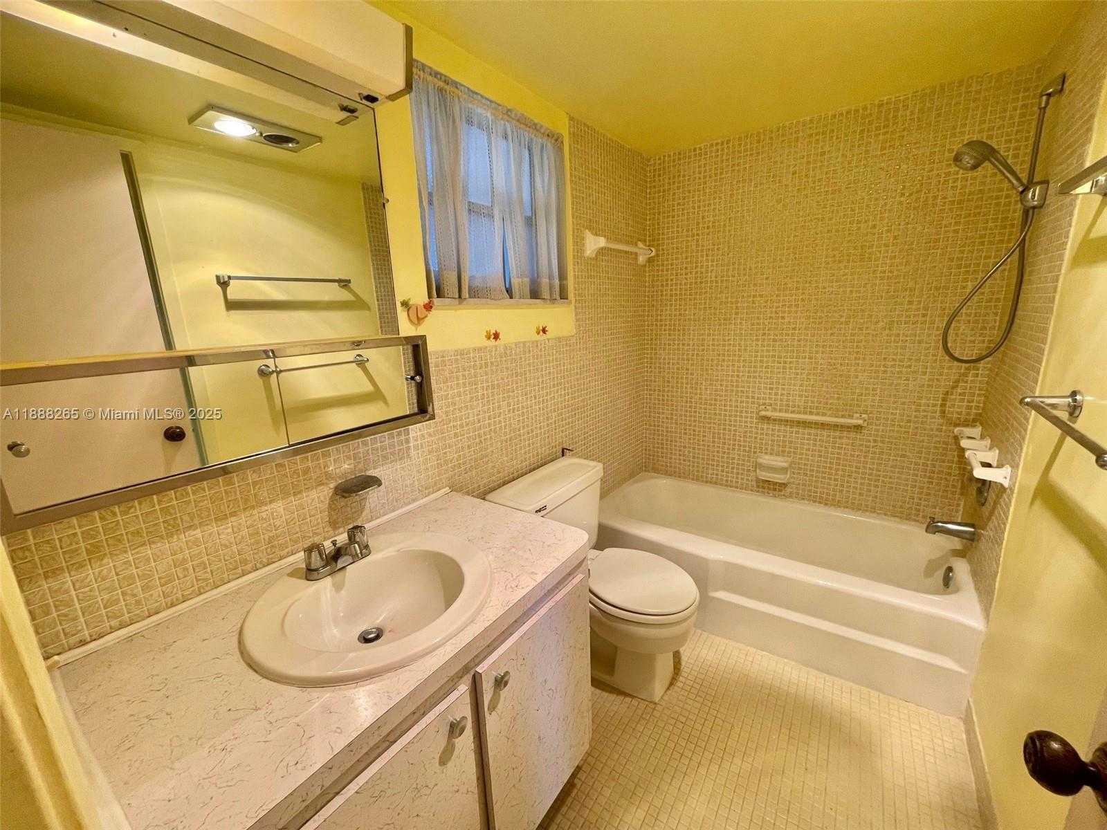 Small Image of 1101 HILLCREST CT #307, Hollywood Number 8