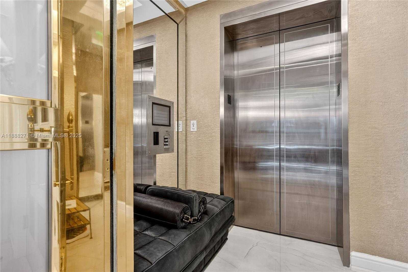 Small Image of Bal Harbour Number 19