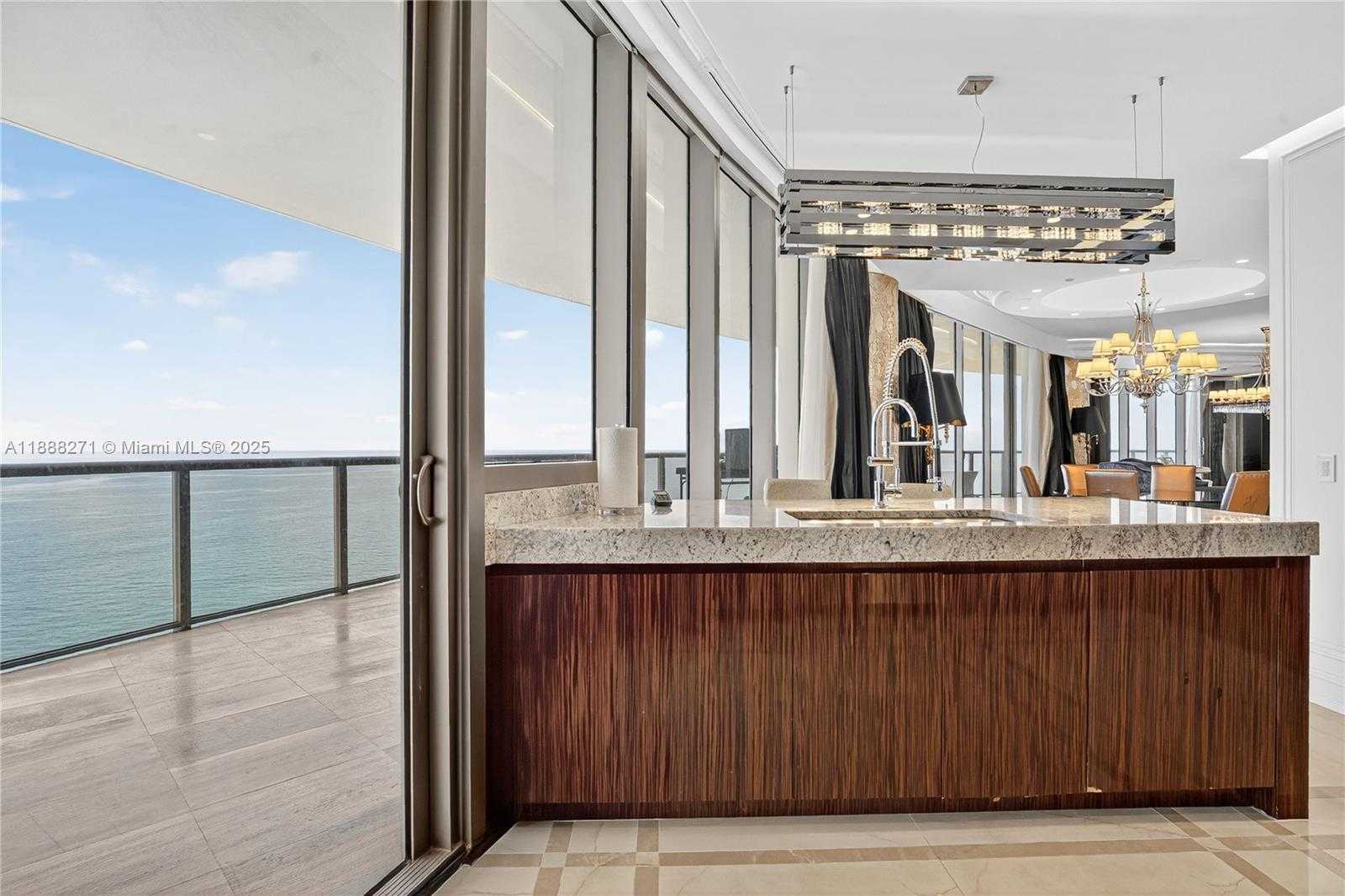 Small Image of Bal Harbour Number 22