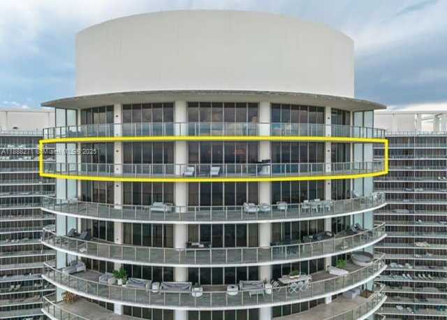 Small Image of Bal Harbour Number 32