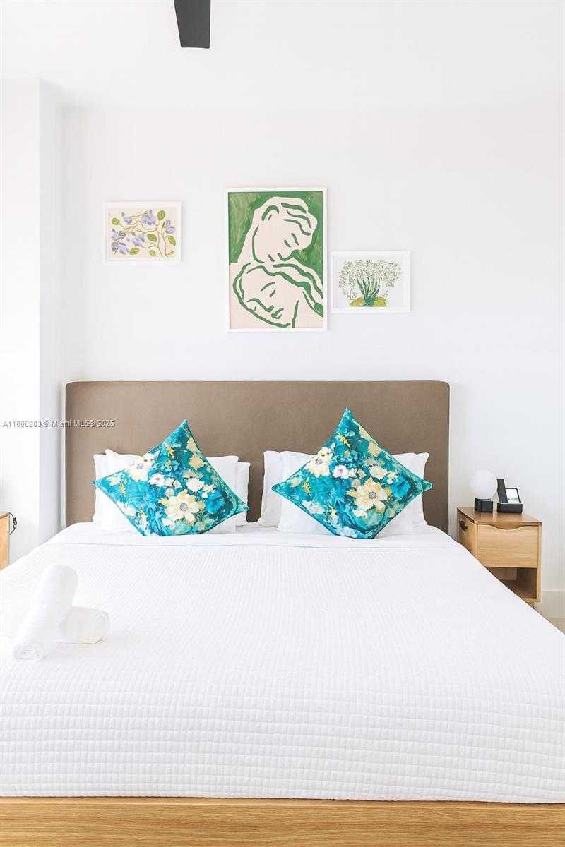 Small Image of 601 NORTH EAST 1 #3214, Miami Number 24