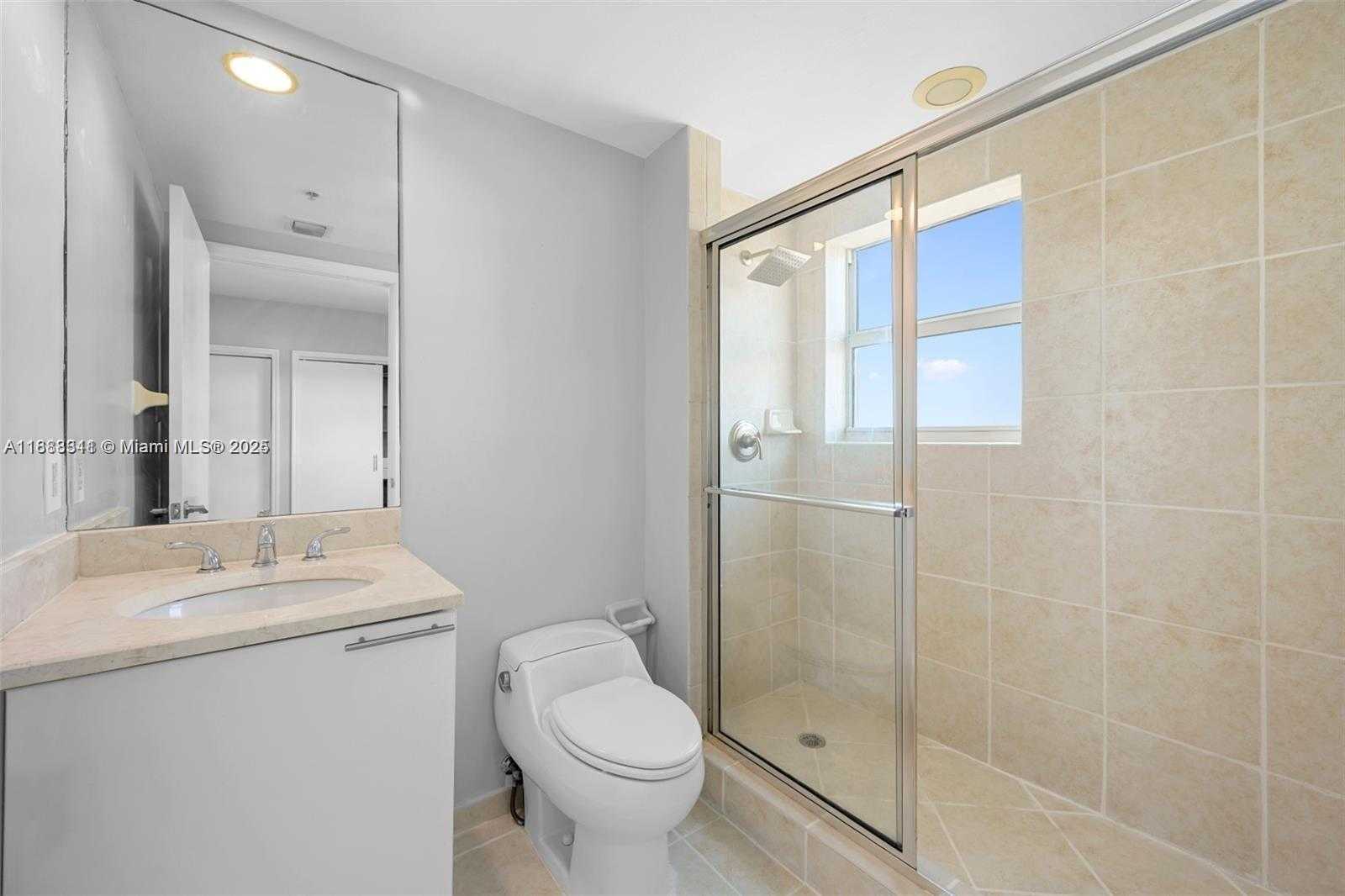 Small Image of 14951 ROYAL OAKS LN #2009, North Miami Number 14