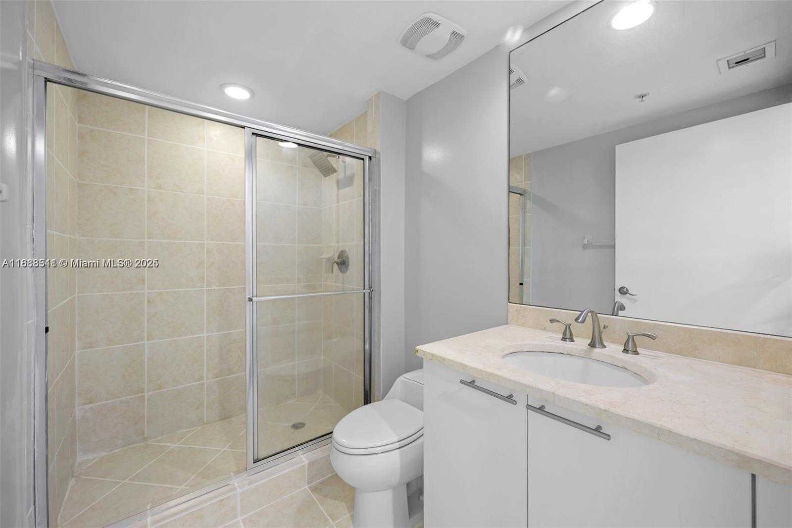 Small Image of 14951 ROYAL OAKS LN #2009, North Miami Number 17