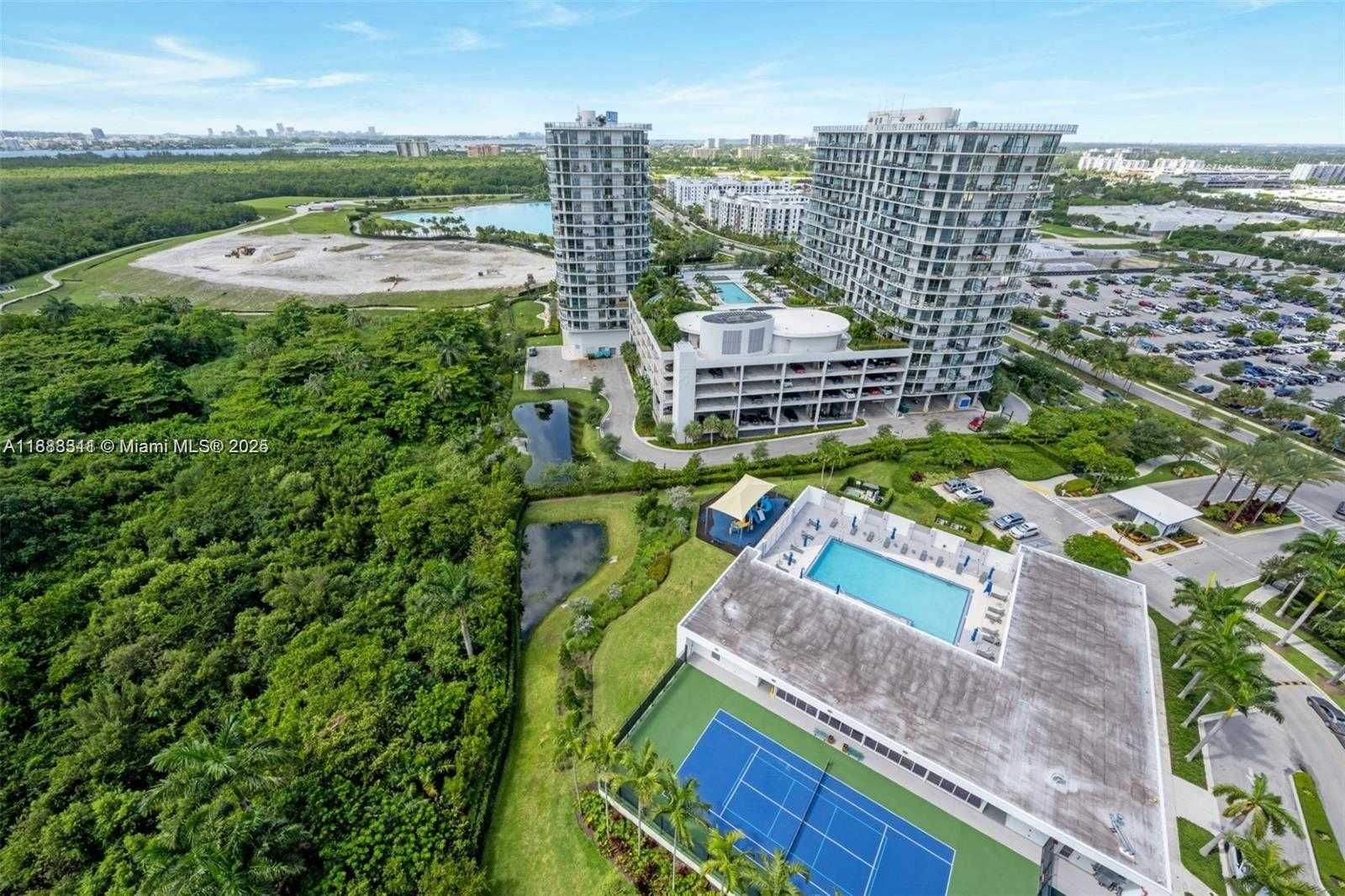 Small Image of 14951 ROYAL OAKS LN #2009, North Miami Number 26