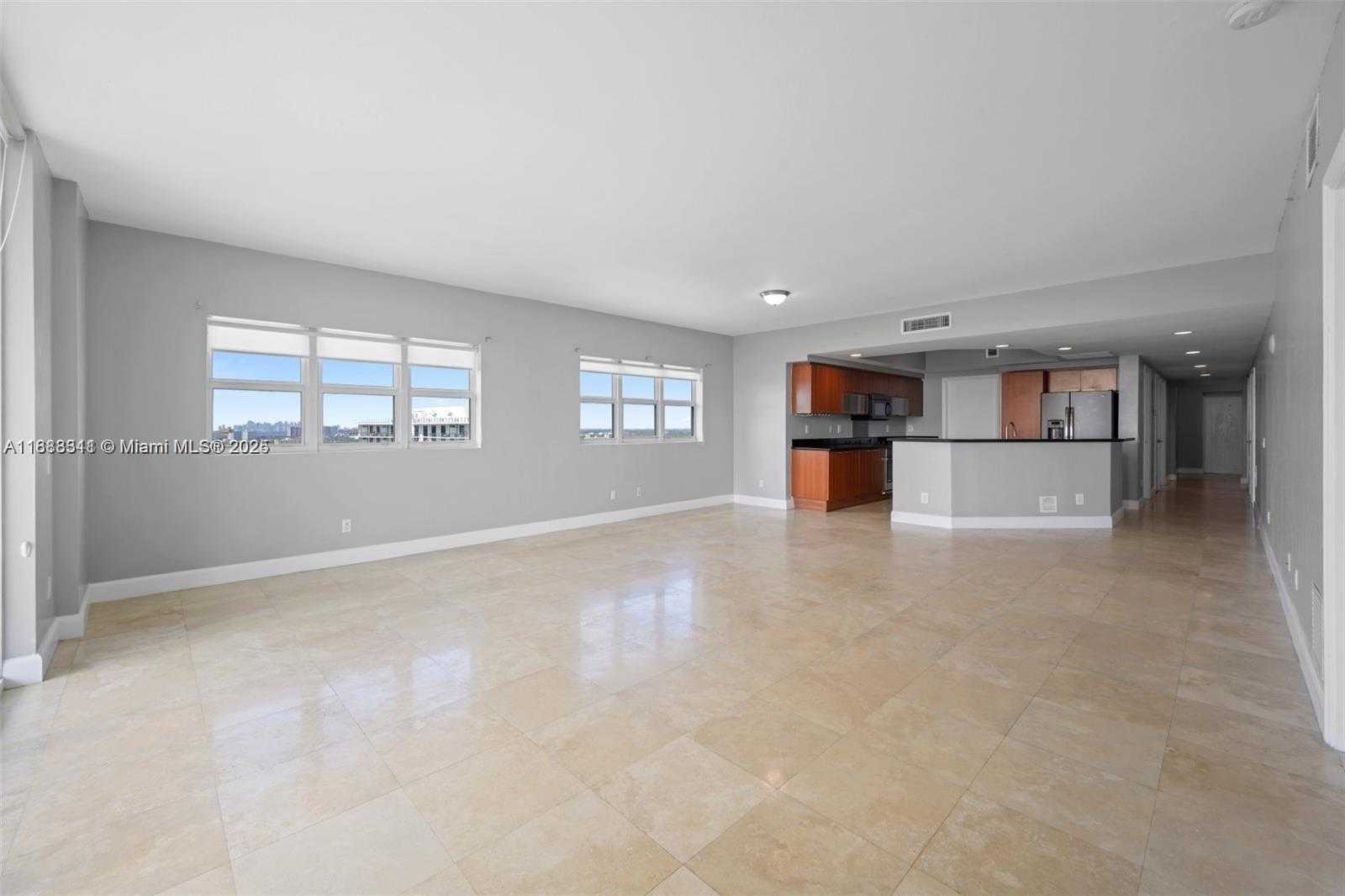 Small Image of 14951 ROYAL OAKS LN #2009, North Miami Number 6