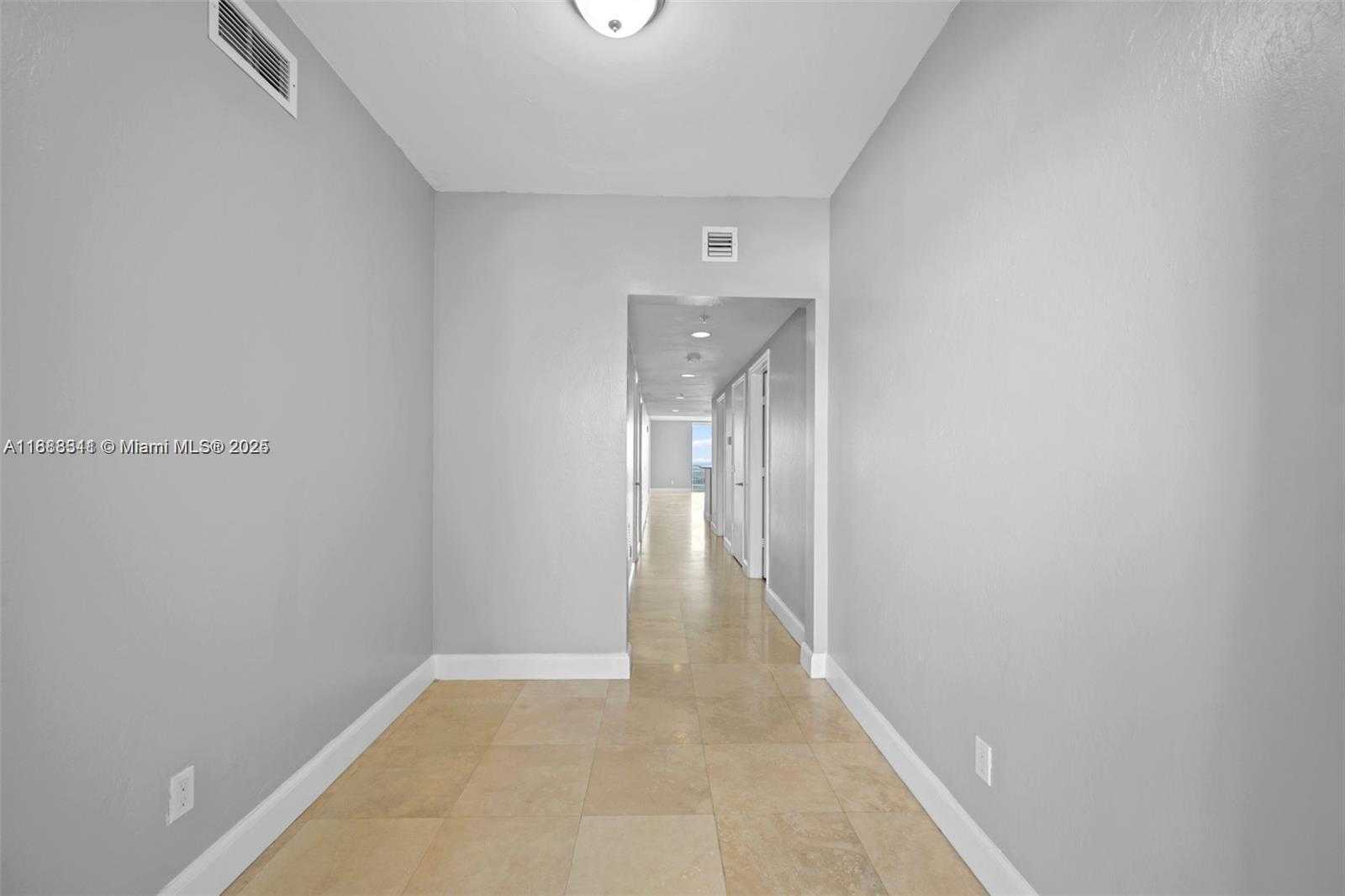 Small Image of 14951 ROYAL OAKS LN #2009, North Miami Number 8
