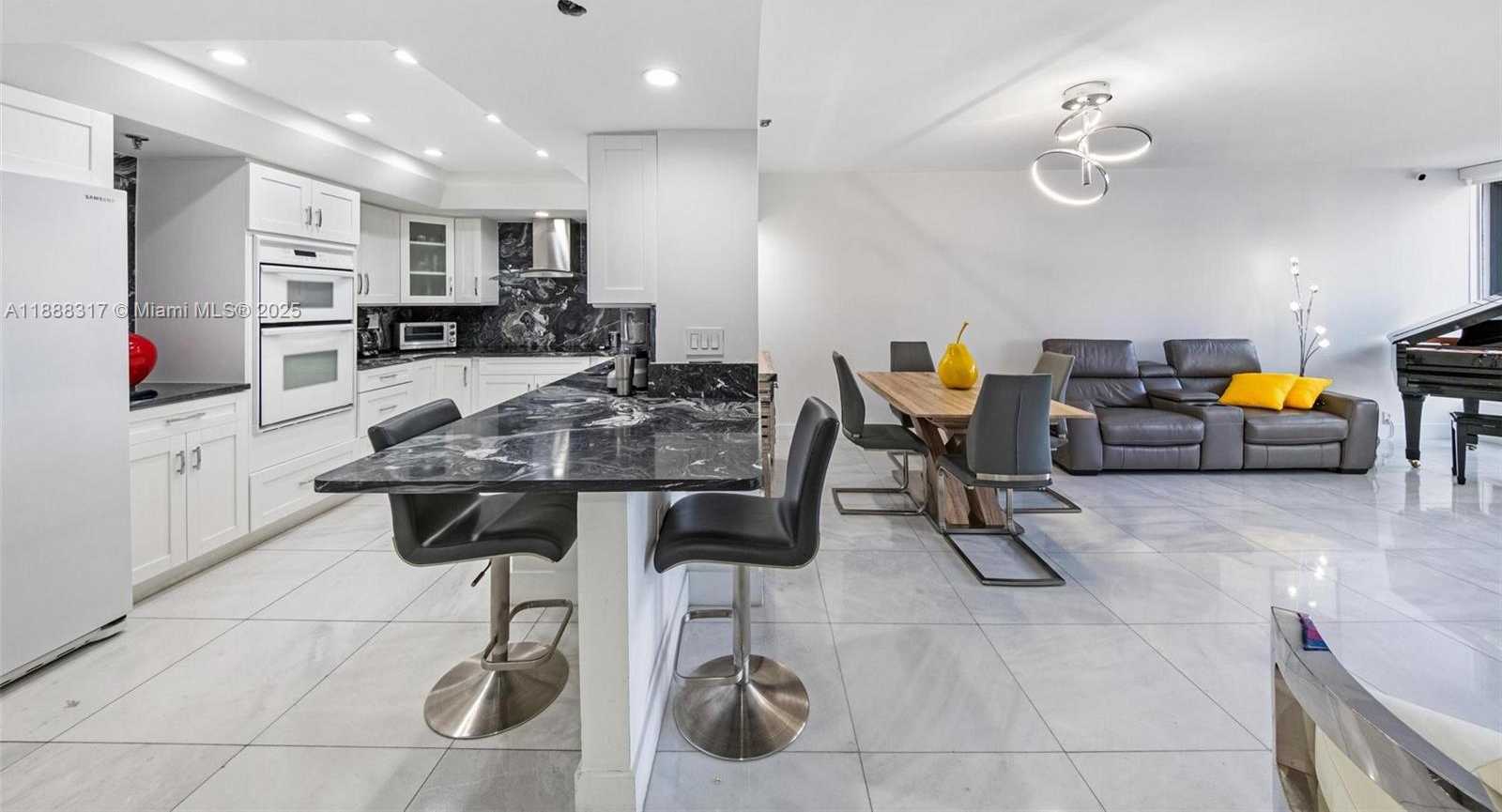 Small Image of 520 BRICKELL KEY DR #A710, Miami Number 15