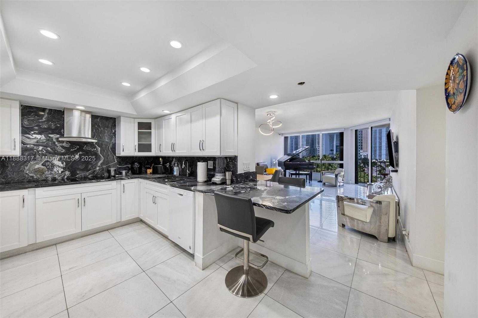 Small Image of 520 BRICKELL KEY DR #A710, Miami Number 18