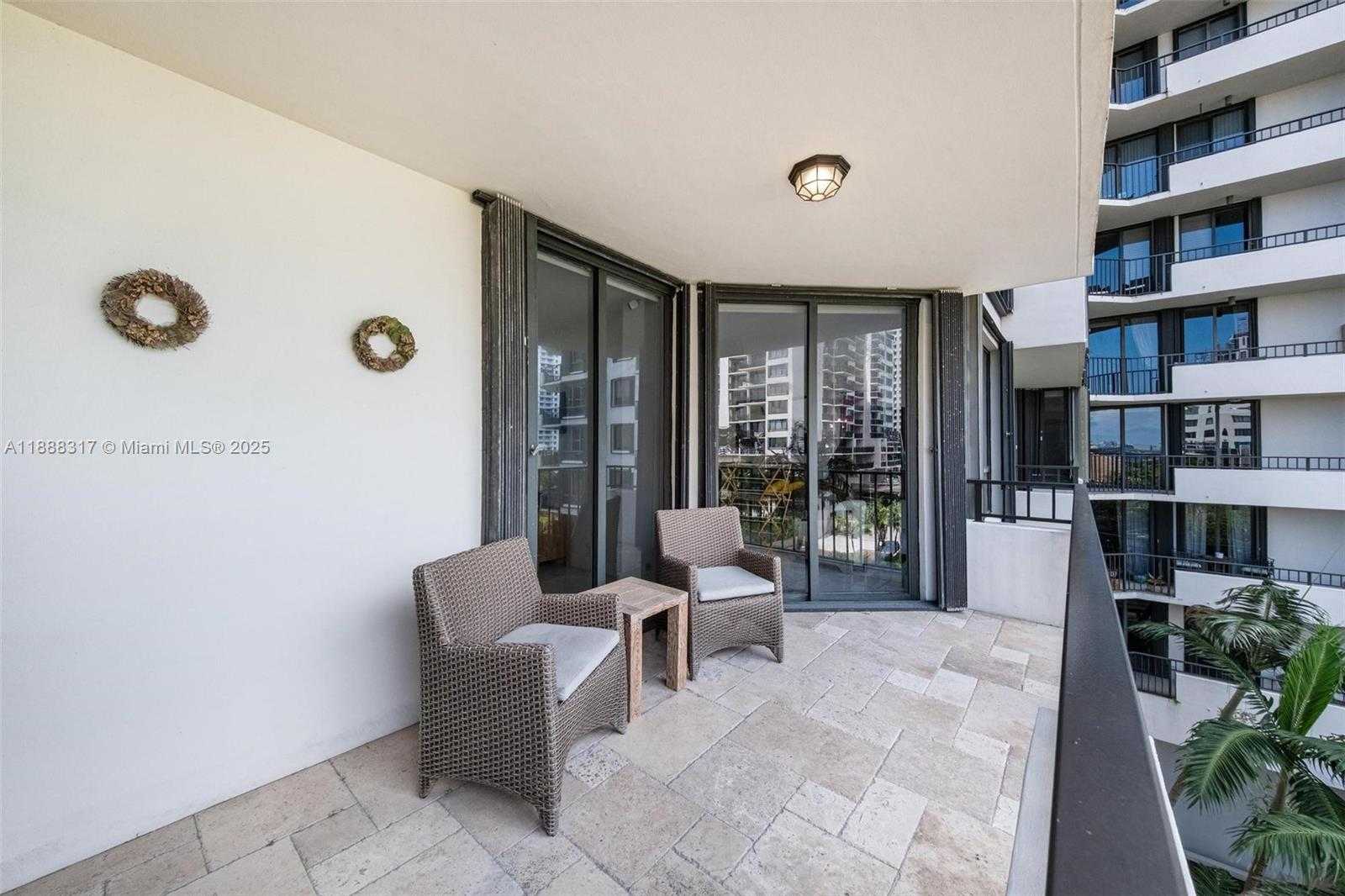 Small Image of 520 BRICKELL KEY DR #A710, Miami Number 4