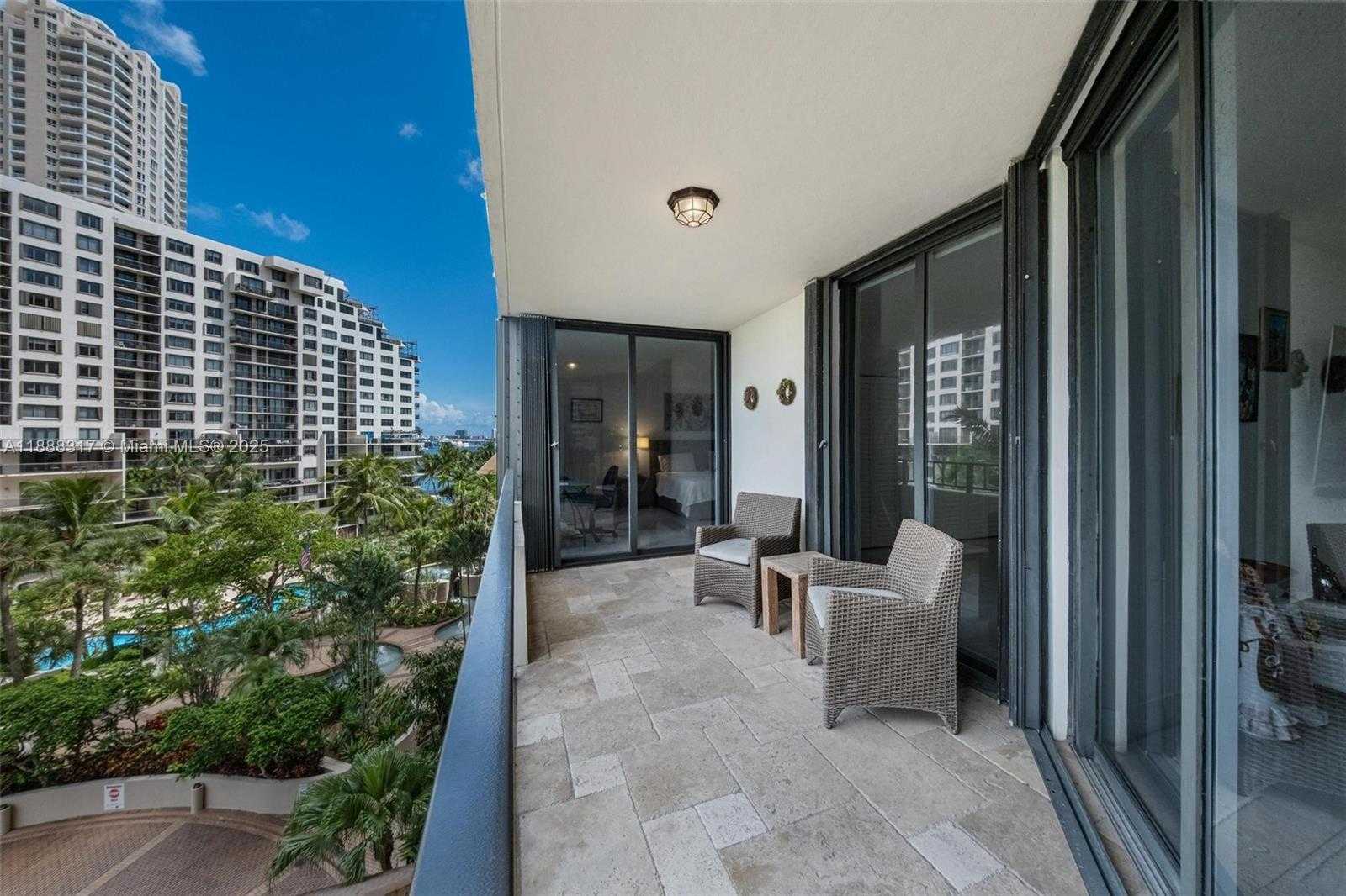 Small Image of 520 BRICKELL KEY DR #A710, Miami Number 42