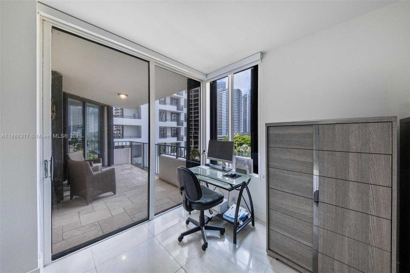 Small Image of 520 BRICKELL KEY DR #A710, Miami Number 6
