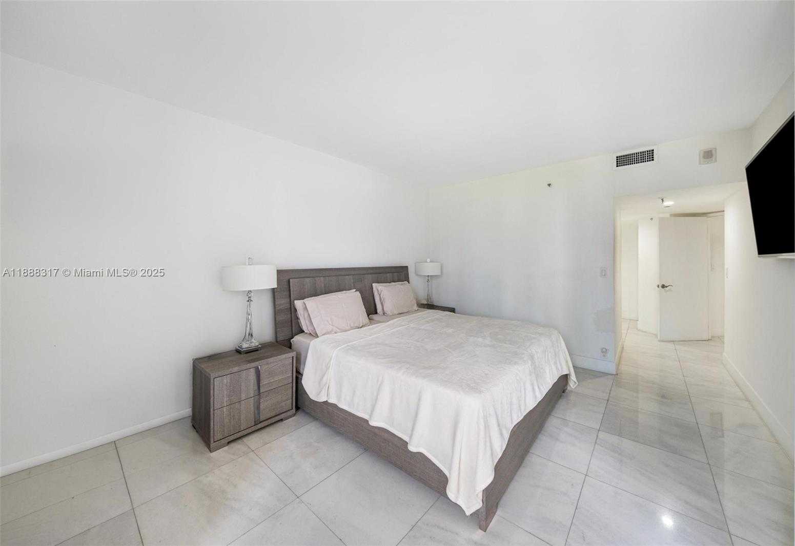 Small Image of 520 BRICKELL KEY DR #A710, Miami Number 7