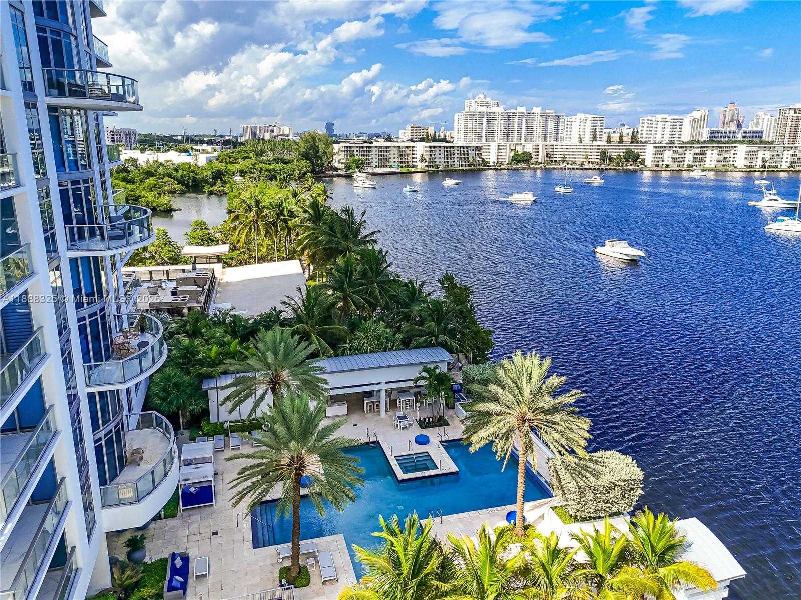Small Image of 17301 BISCAYNE BLVD #501, North Miami Beach Number 12