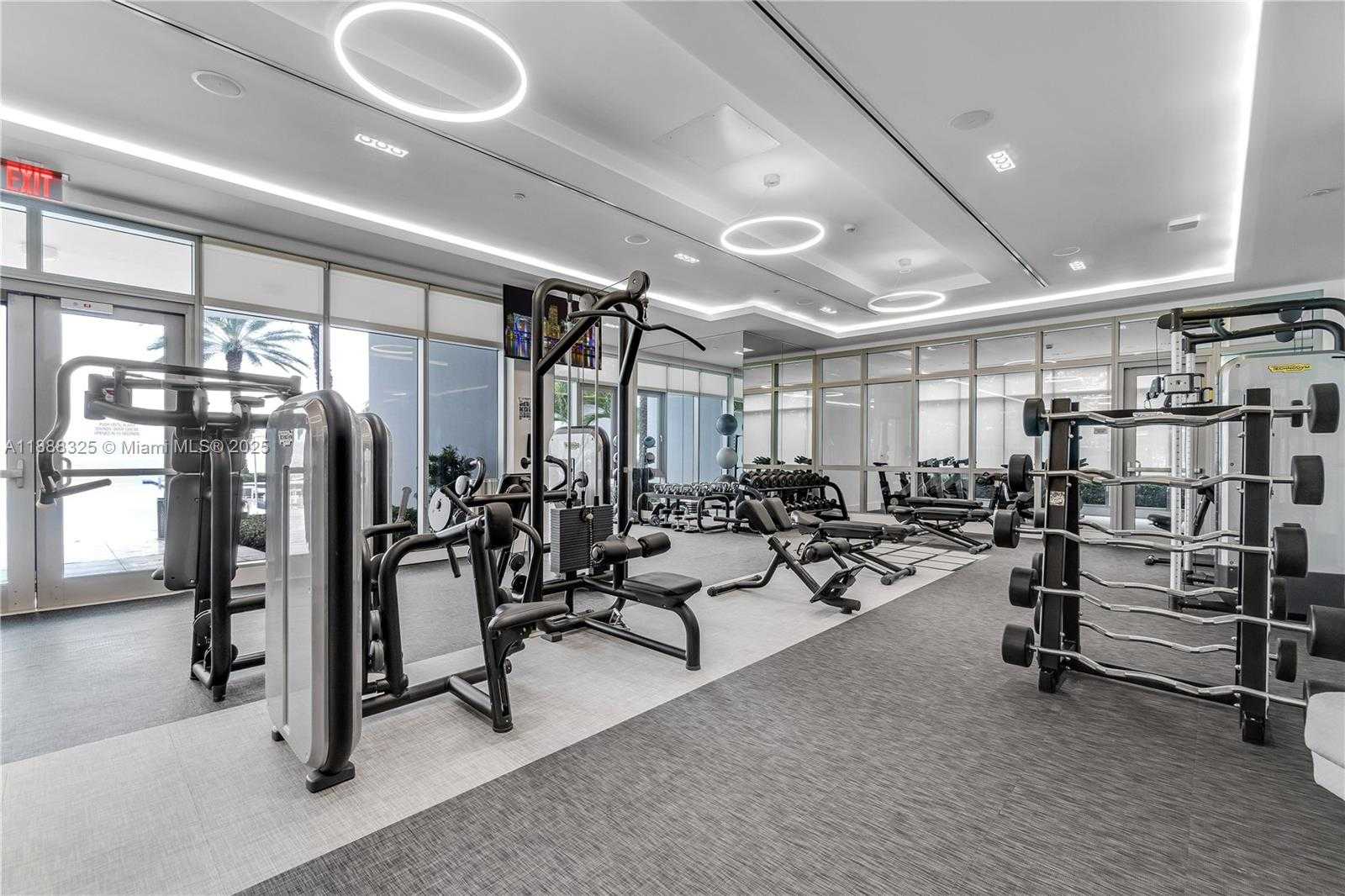 Small Image of 17301 BISCAYNE BLVD #501, North Miami Beach Number 14