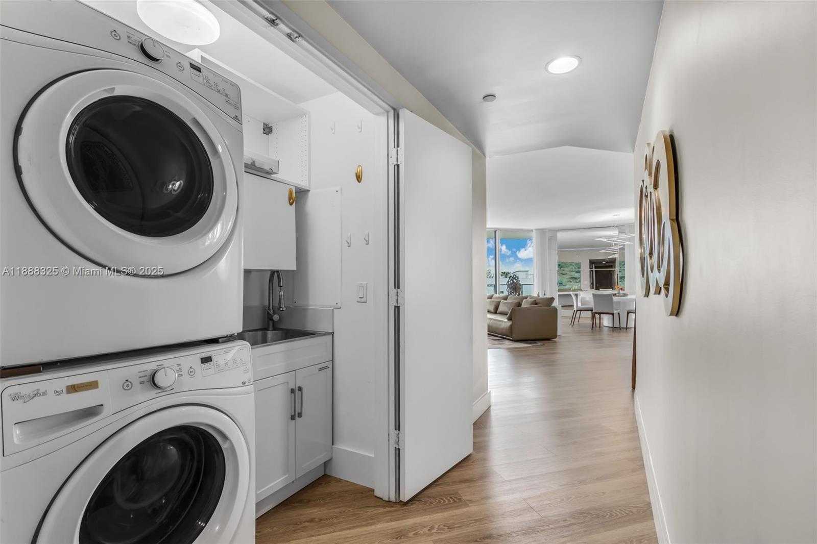 Small Image of 17301 BISCAYNE BLVD #501, North Miami Beach Number 33