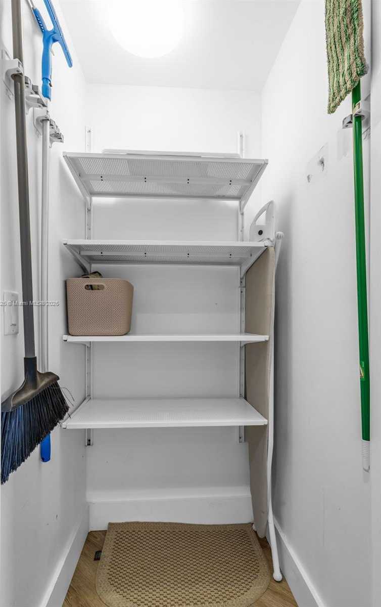 Small Image of 17301 BISCAYNE BLVD #501, North Miami Beach Number 34