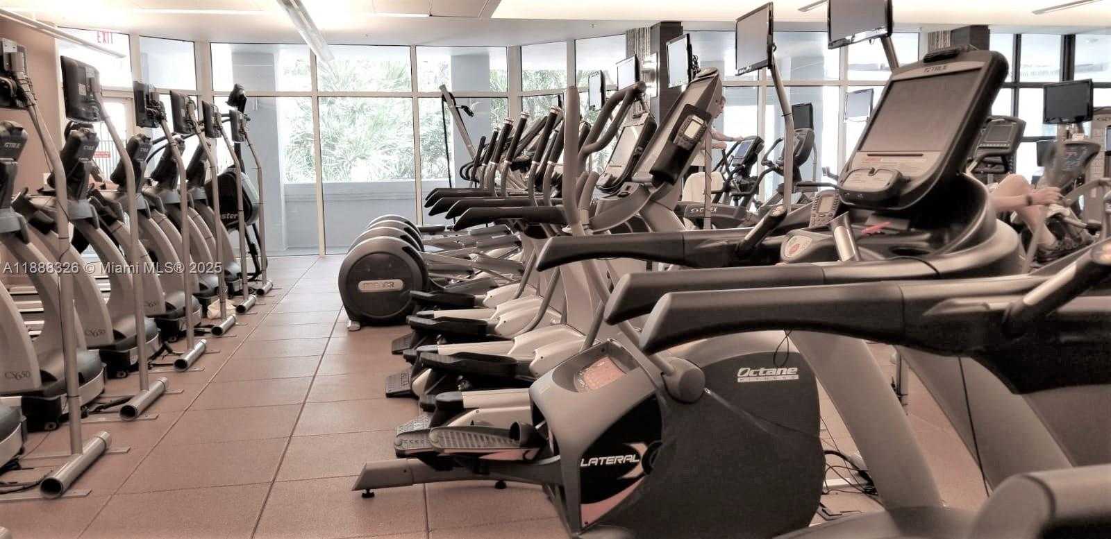 Small Image of 21055 YACHT CLUB DR #606, Aventura Number 23