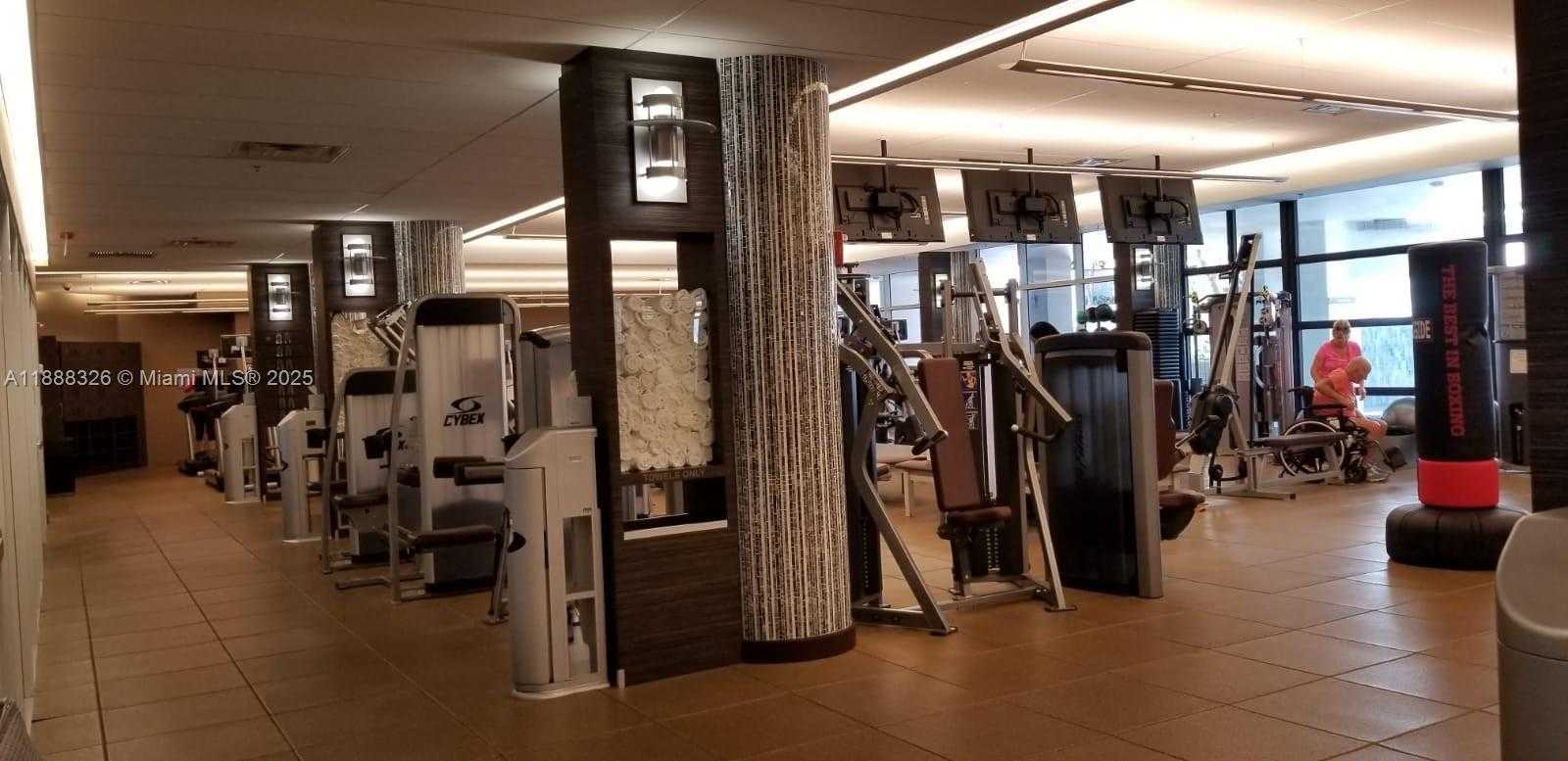 Small Image of 21055 YACHT CLUB DR #606, Aventura Number 25