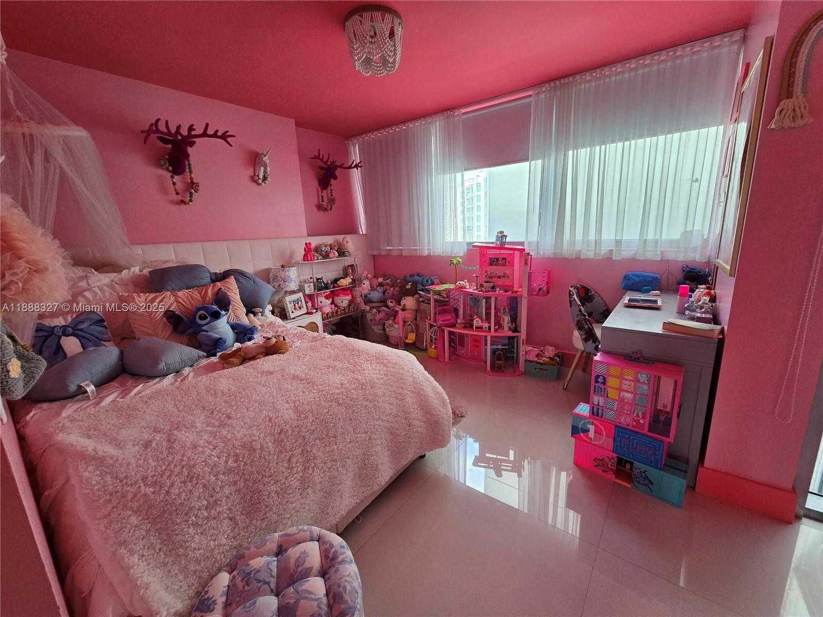Imagen de Pequeño Objeto
