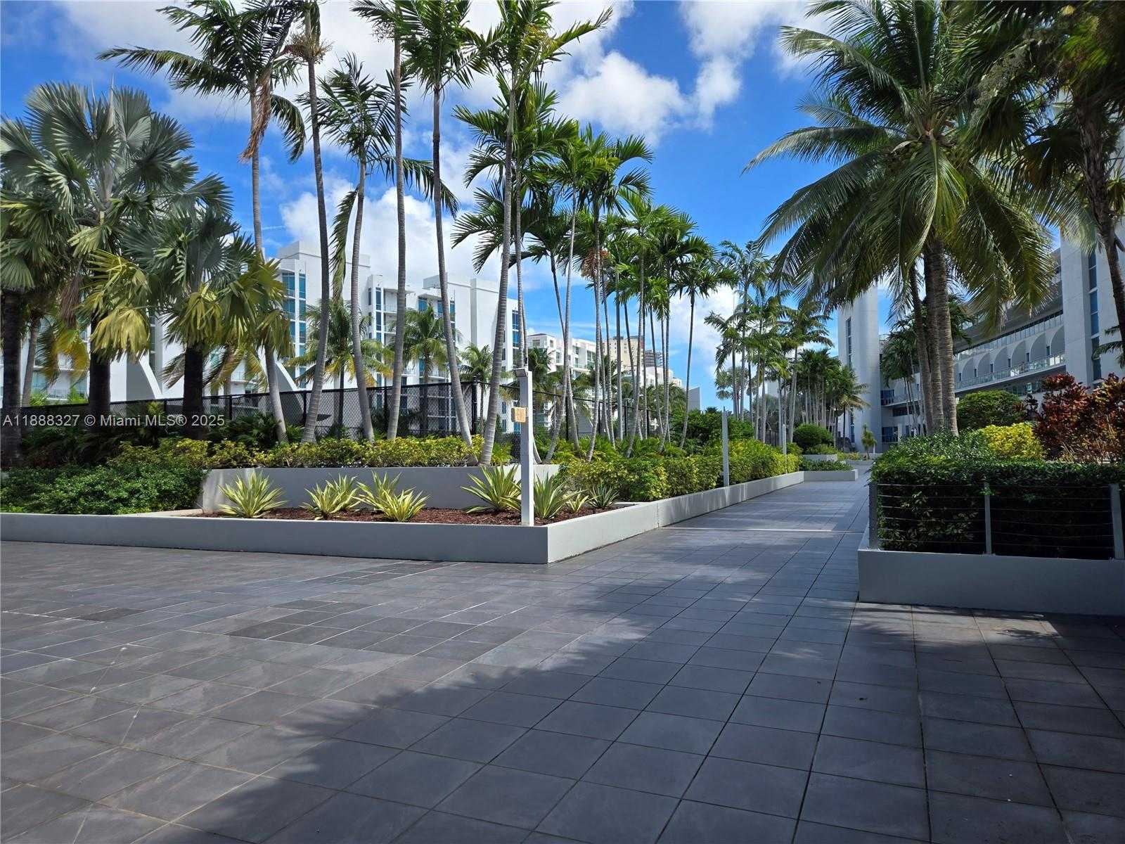 Small Image of Aventura Number 58