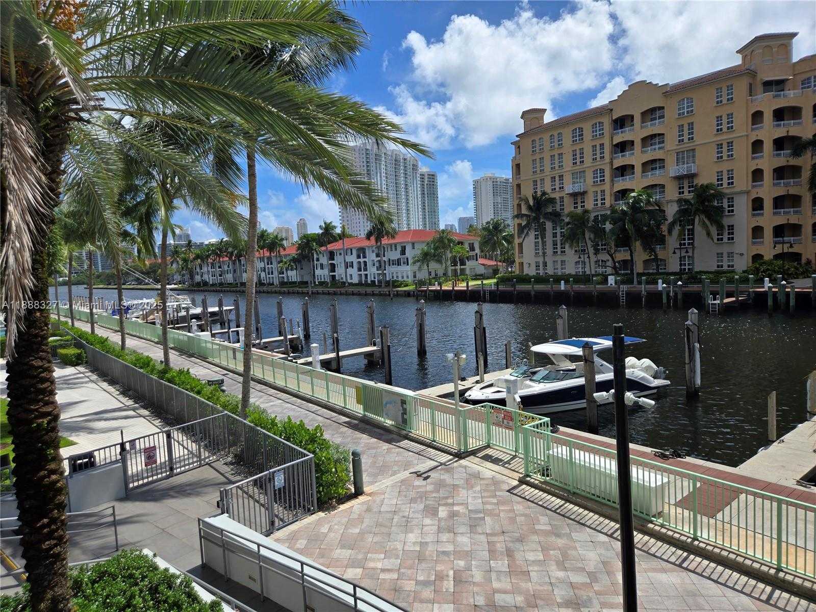 Small Image of Aventura Number 62