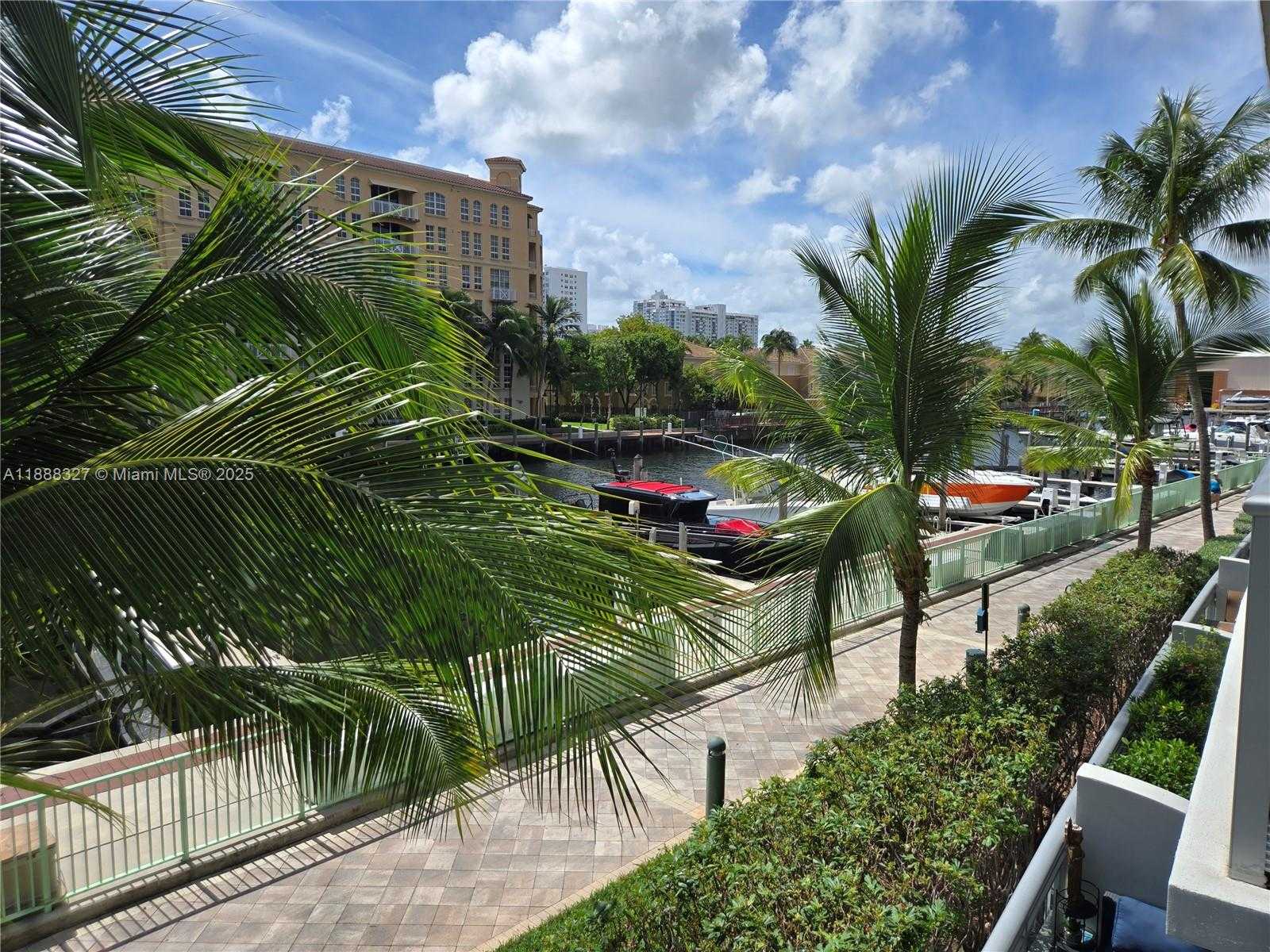 Small Image of Aventura Number 63