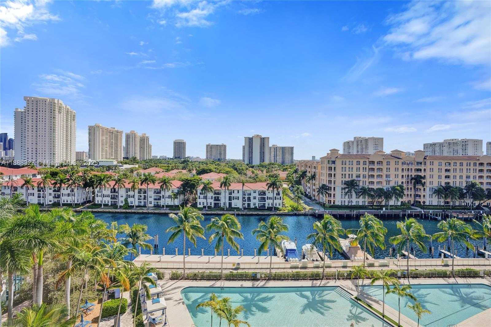 Small Image of Aventura Number 75