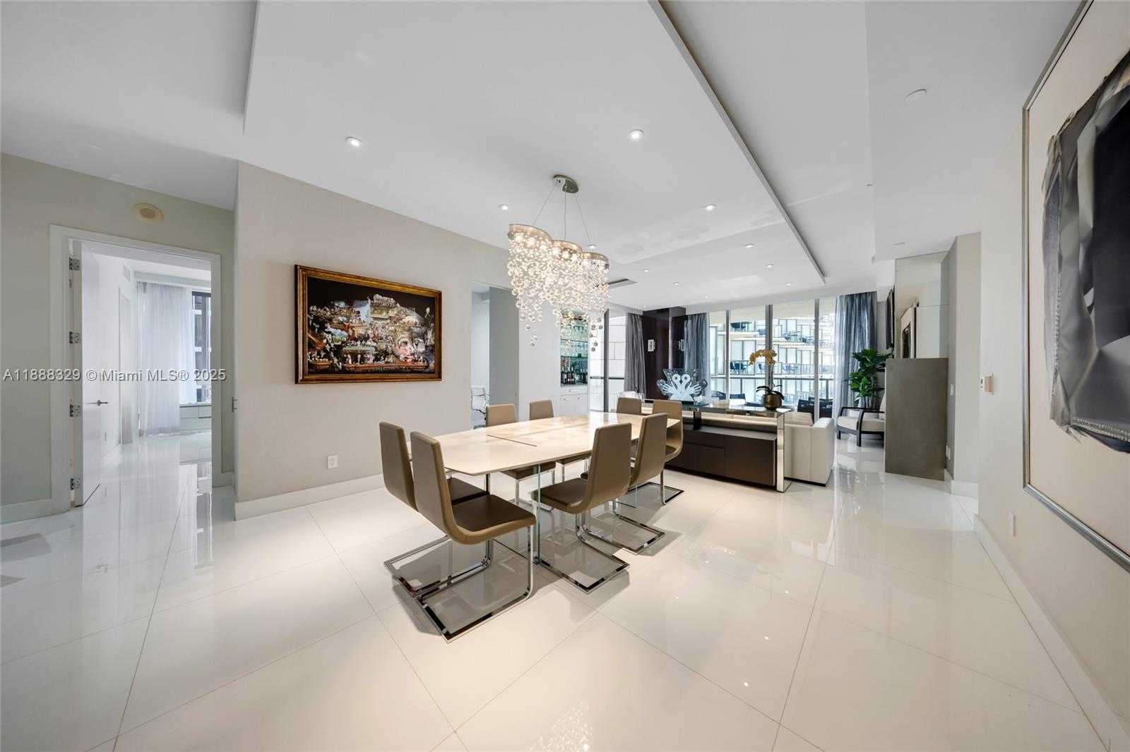 Imagen de Pequeño Objeto