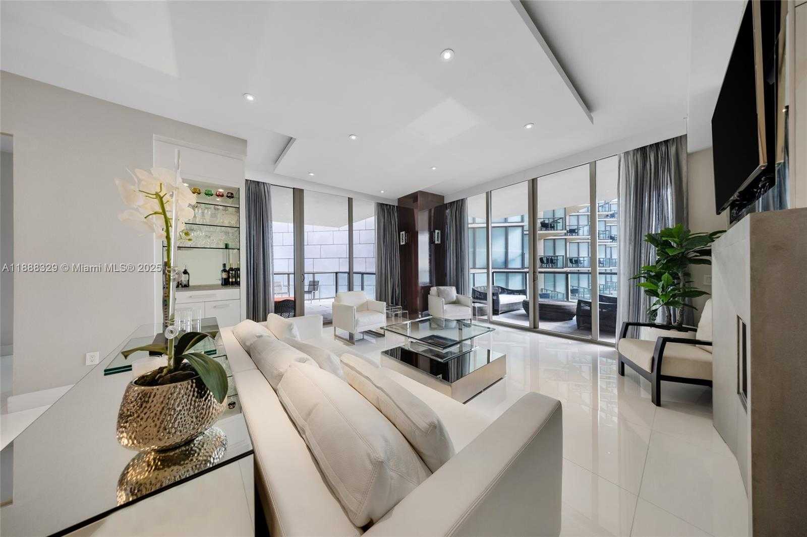 Imagen de Pequeño Objeto