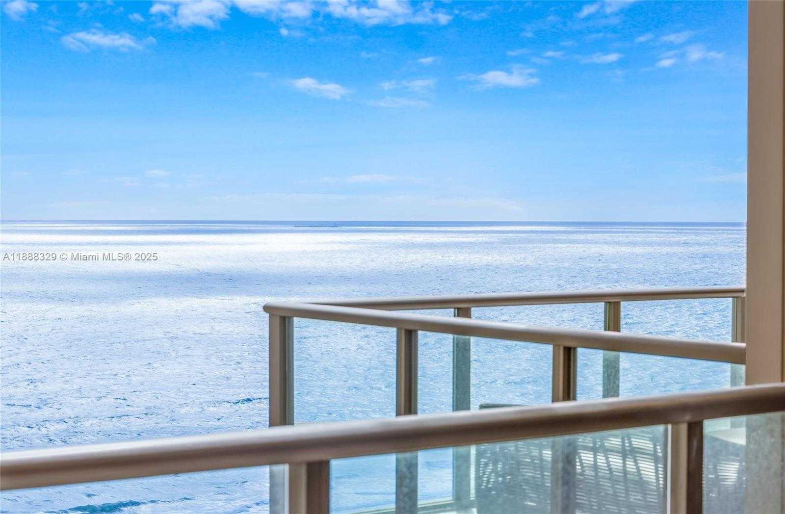 Imagen de Pequeño Objeto