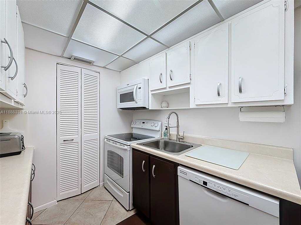 Small Image of 201 178TH DR #315, Sunny Isles Beach Number 18