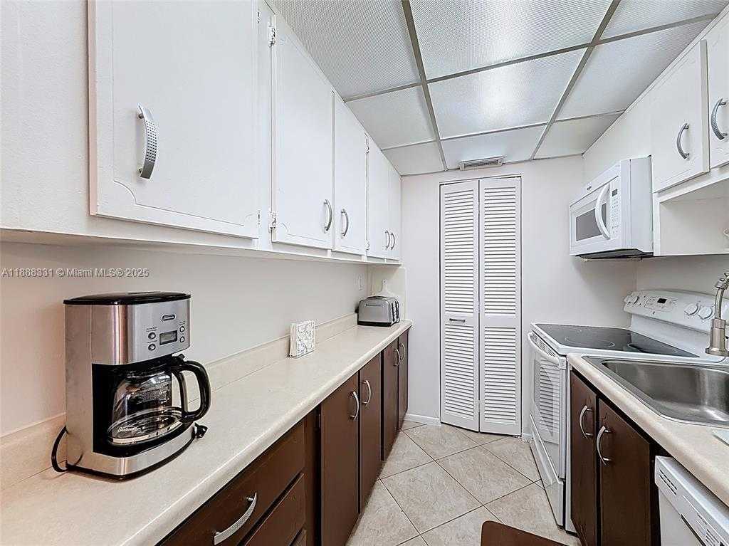 Small Image of 201 178TH DR #315, Sunny Isles Beach Number 19