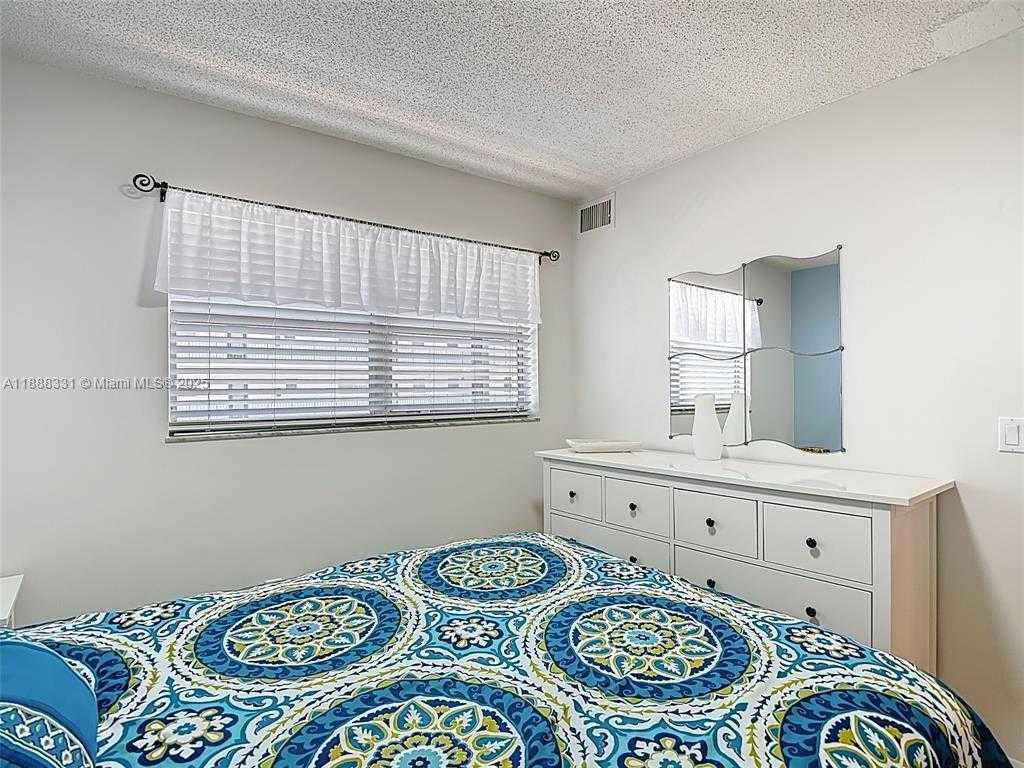 Small Image of 201 178TH DR #315, Sunny Isles Beach Number 9