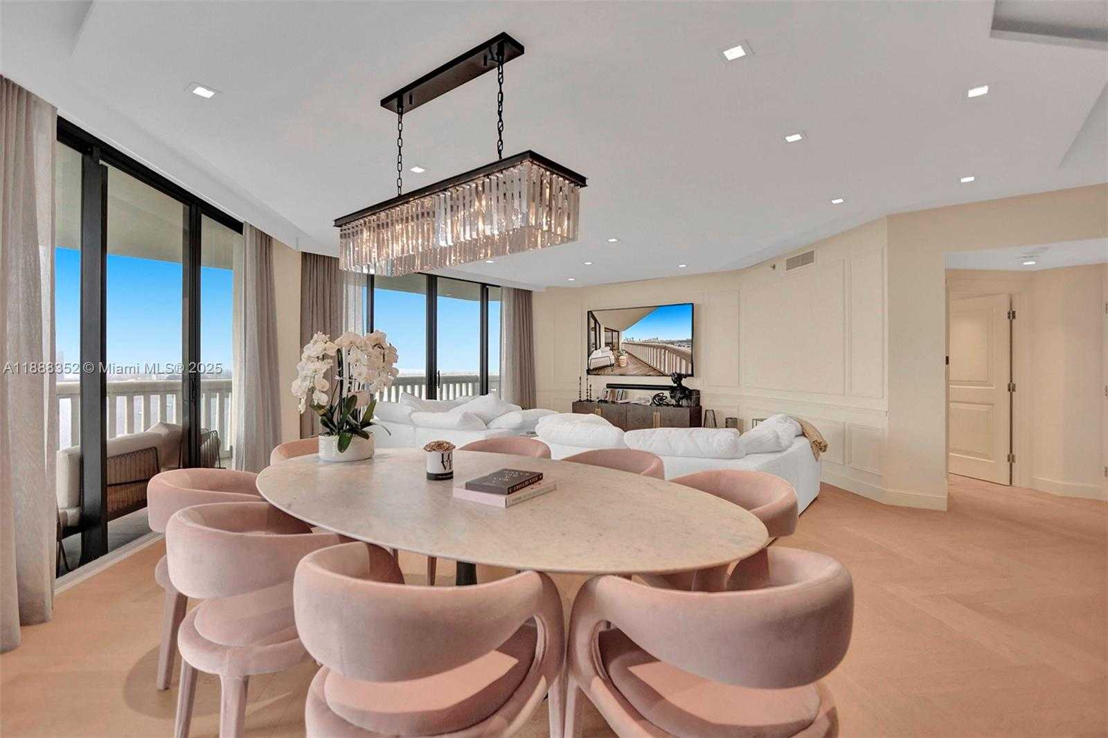 Small Image of 2000 ISLAND BLVD #2207, Aventura Number 11