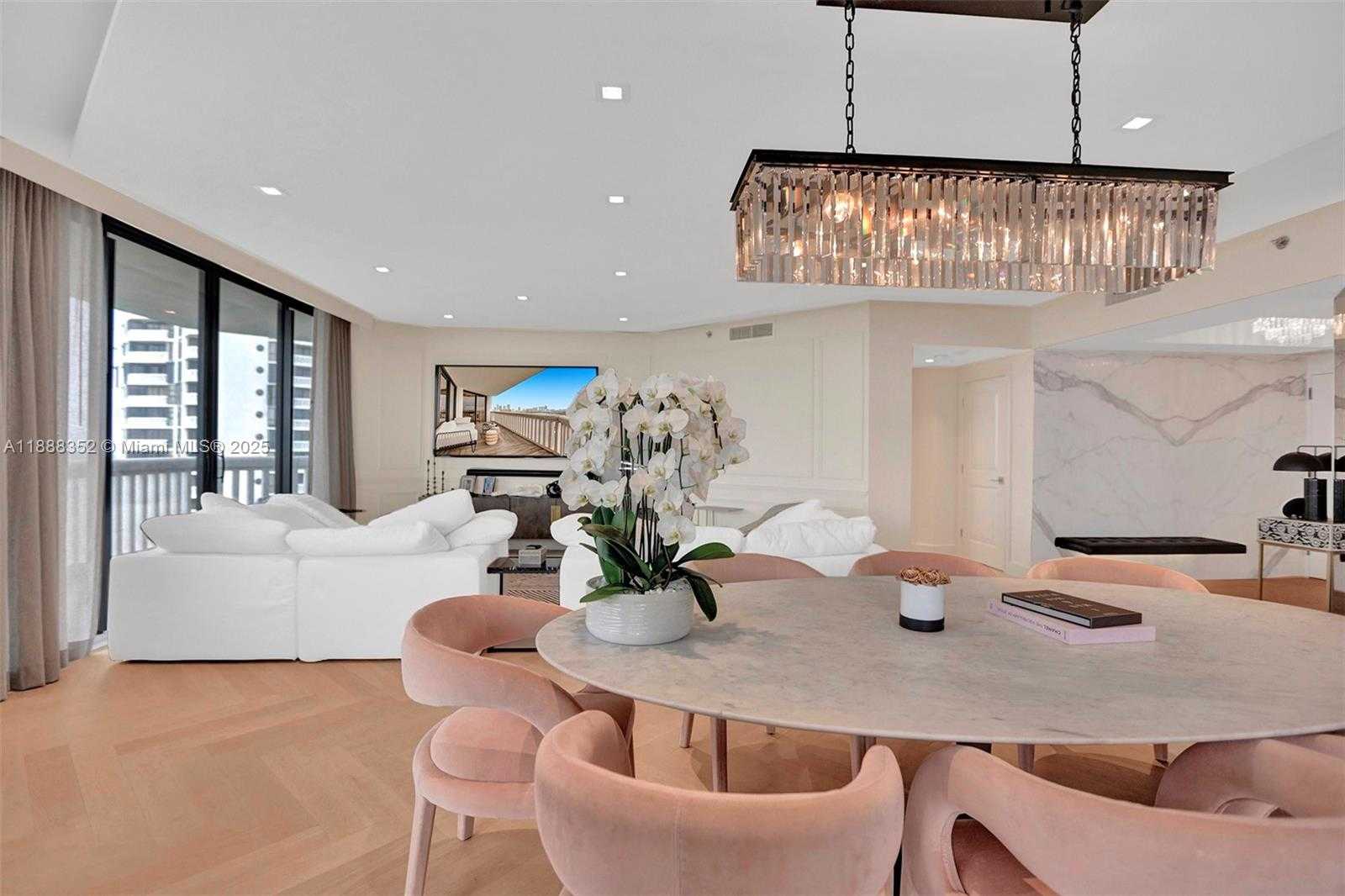 Small Image of 2000 ISLAND BLVD #2207, Aventura Number 12