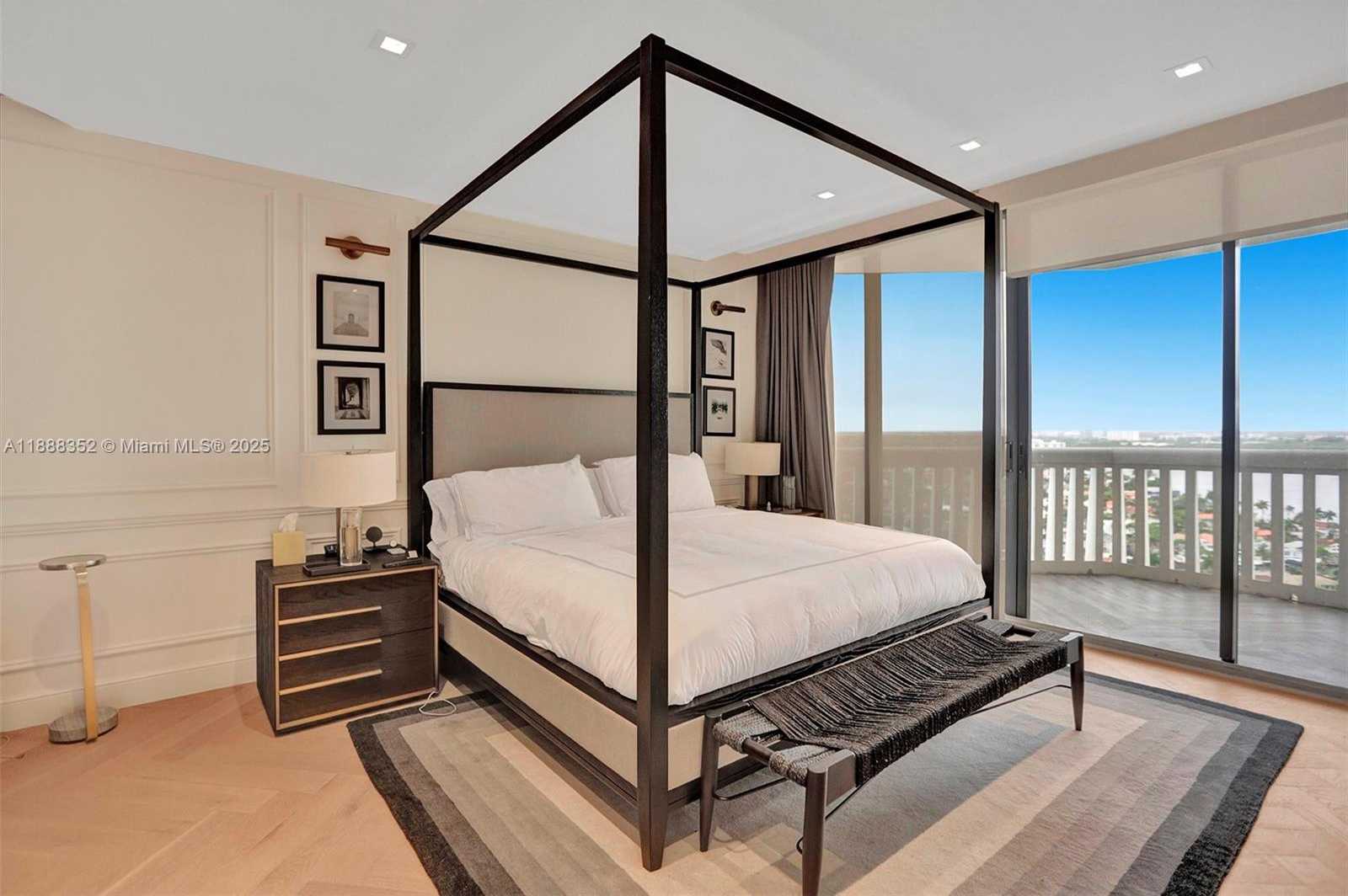 Small Image of 2000 ISLAND BLVD #2207, Aventura Number 19
