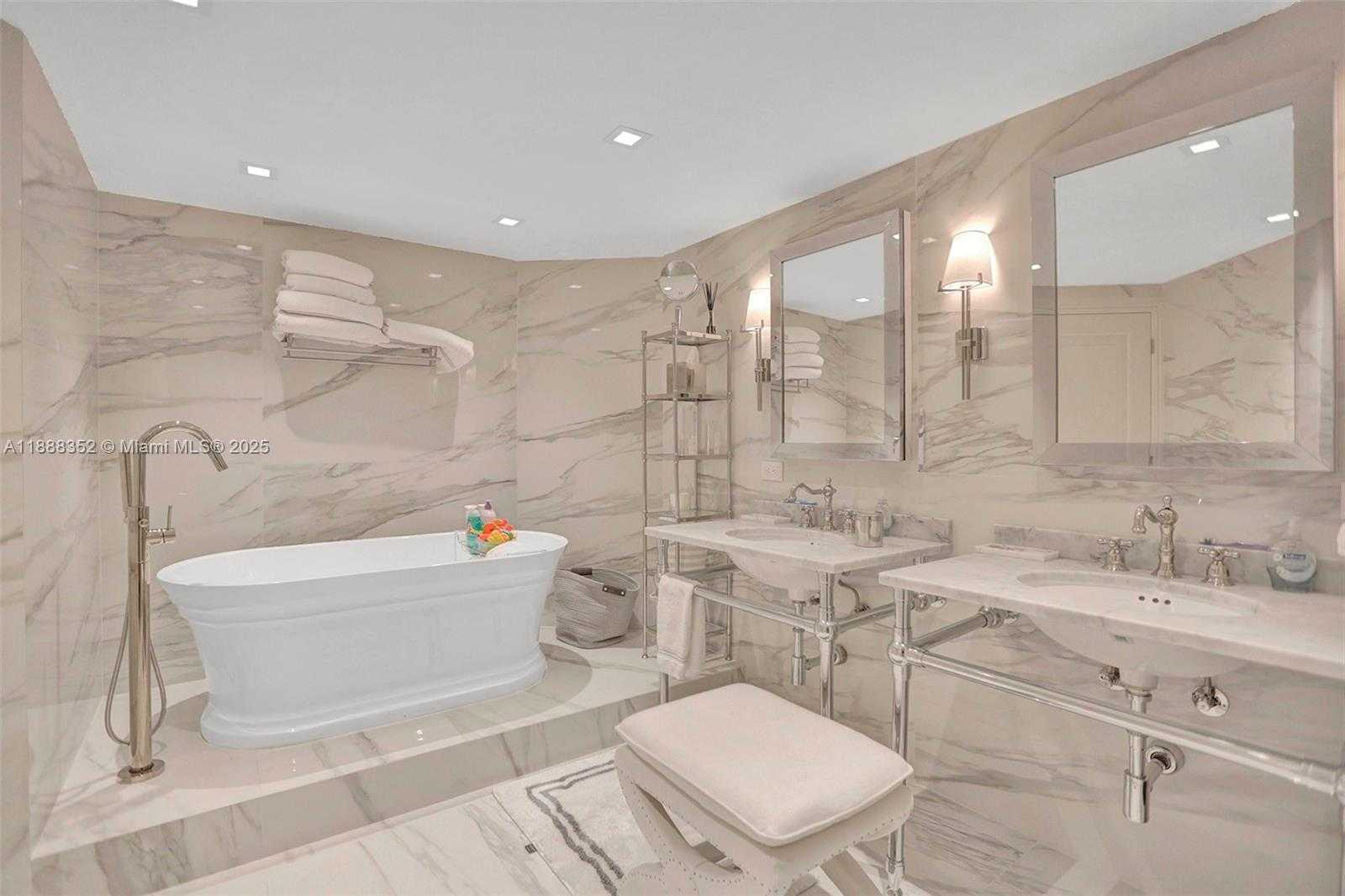 Small Image of 2000 ISLAND BLVD #2207, Aventura Number 2