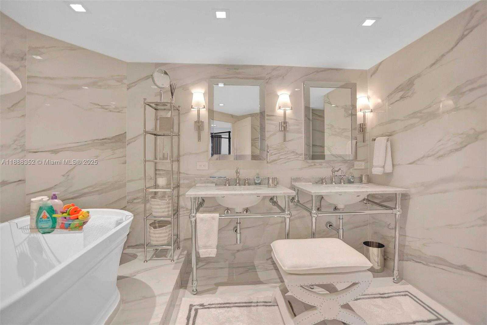 Small Image of 2000 ISLAND BLVD #2207, Aventura Number 21