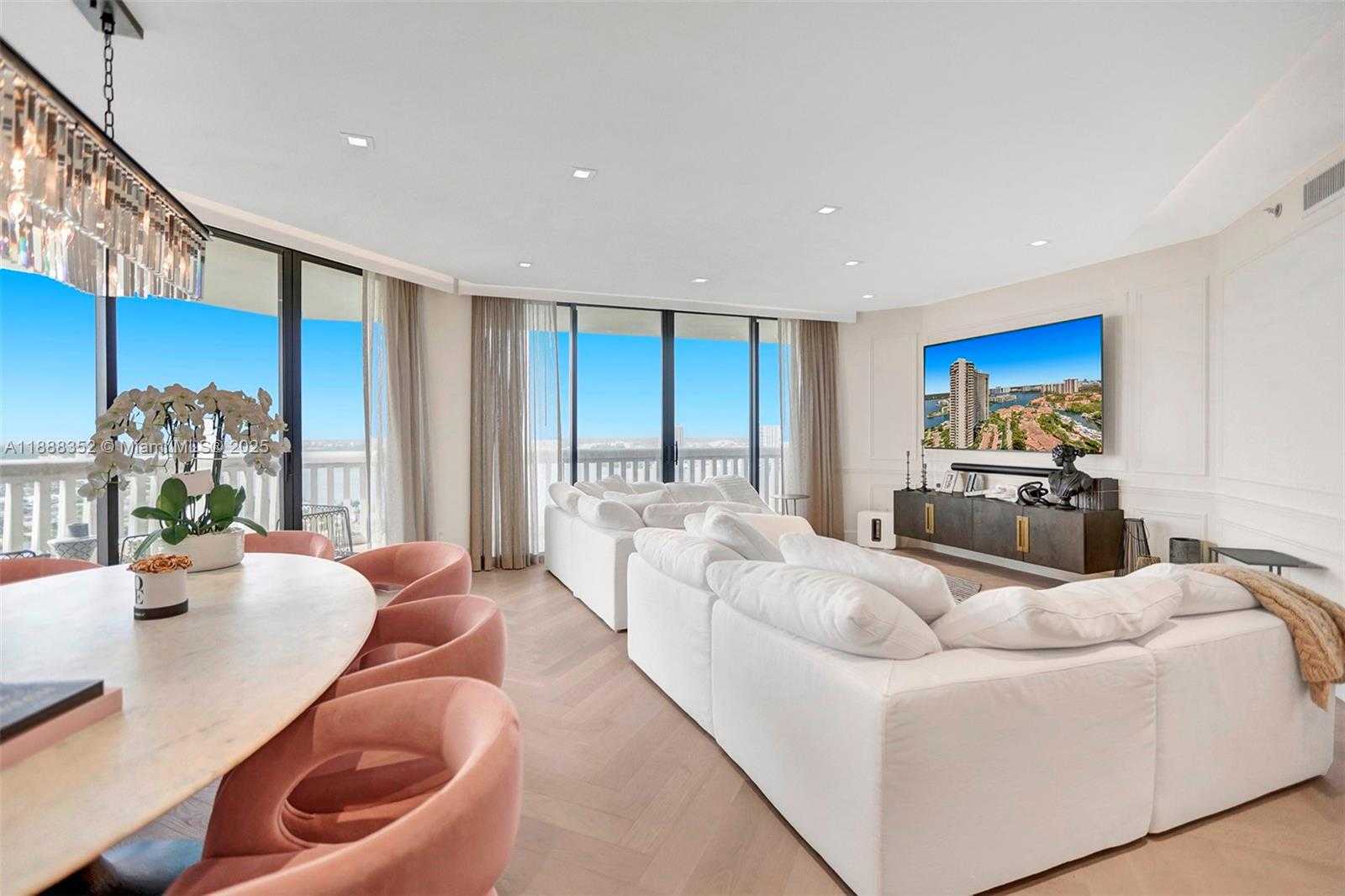 Small Image of 2000 ISLAND BLVD #2207, Aventura Number 26
