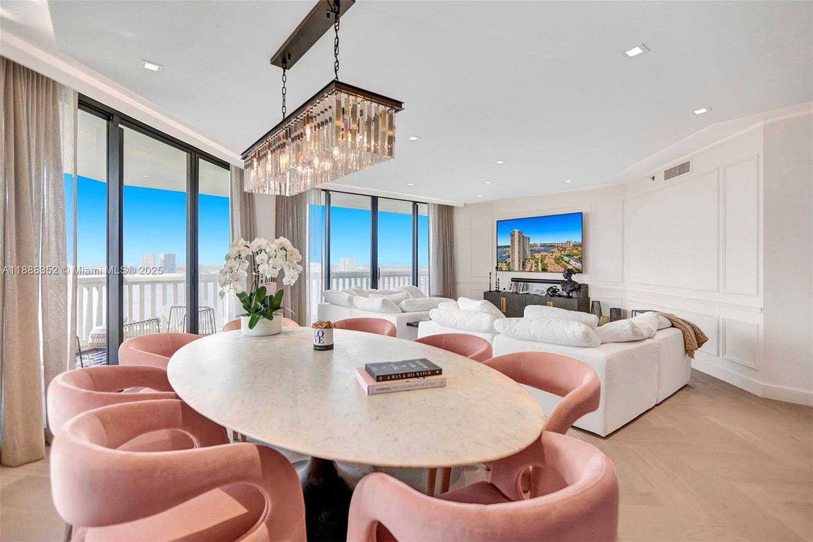 Small Image of 2000 ISLAND BLVD #2207, Aventura Number 27