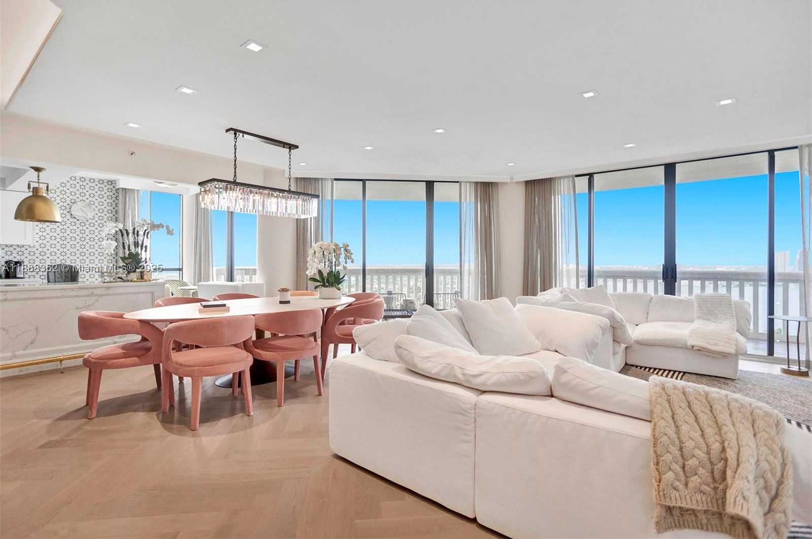 Small Image of 2000 ISLAND BLVD #2207, Aventura Number 4