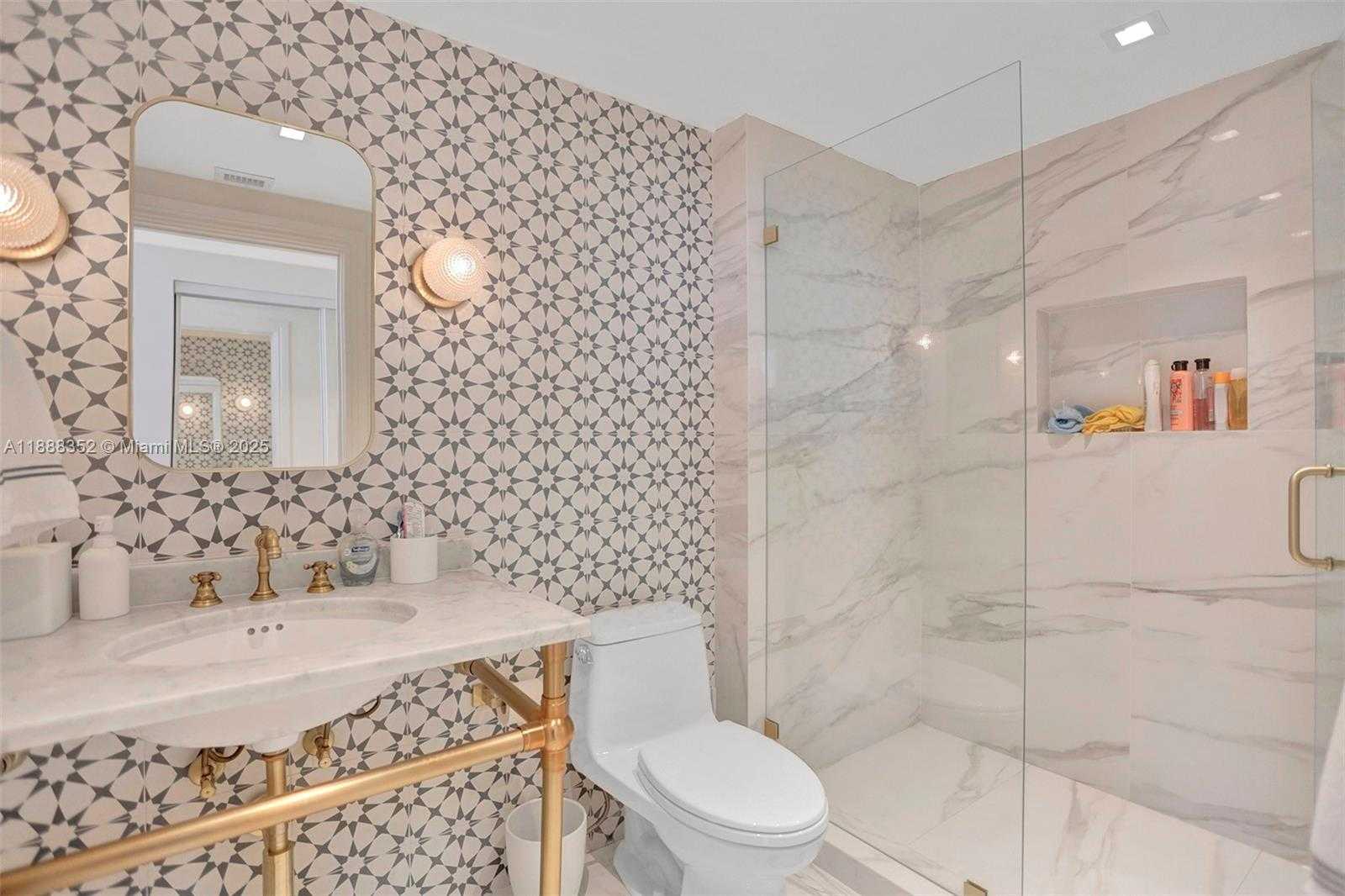 Small Image of 2000 ISLAND BLVD #2207, Aventura Number 5