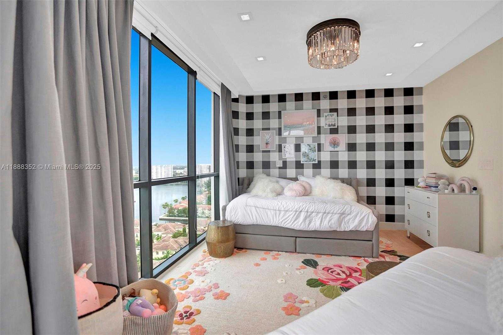 Small Image of 2000 ISLAND BLVD #2207, Aventura Number 7