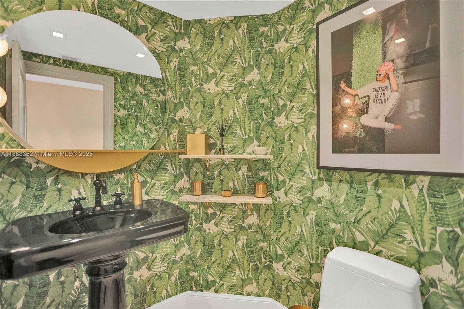 Small Image of 2000 ISLAND BLVD #2207, Aventura Number 8