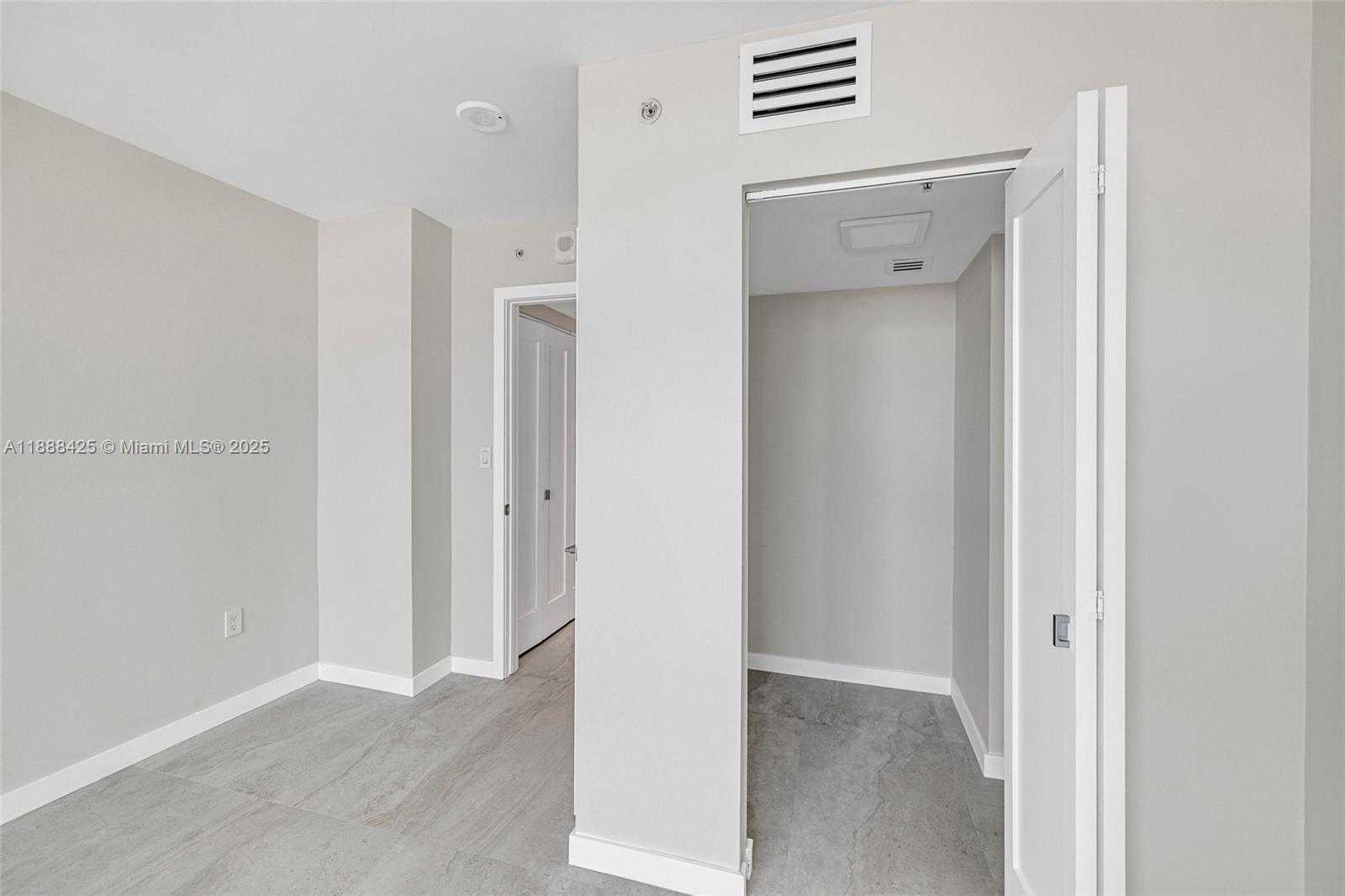 Small Image of 90 ALTON RD #1103, Miami Beach Number 19