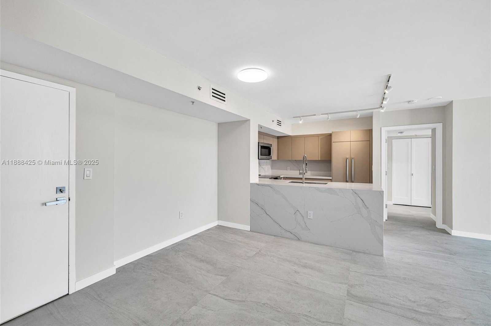 Small Image of 90 ALTON RD #1103, Miami Beach Number 2